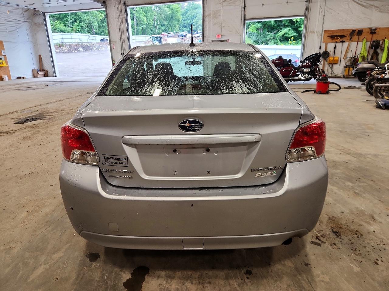 2014 Subaru Impreza Silver vin: JF1GJAA64EG013309