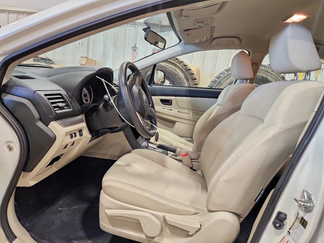 2014 Subaru Impreza Белый vin: JF1GJAA65EH023325