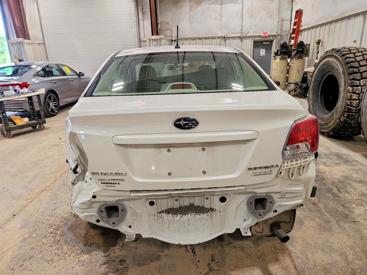 2014 Subaru Impreza Белый vin: JF1GJAA65EH023325