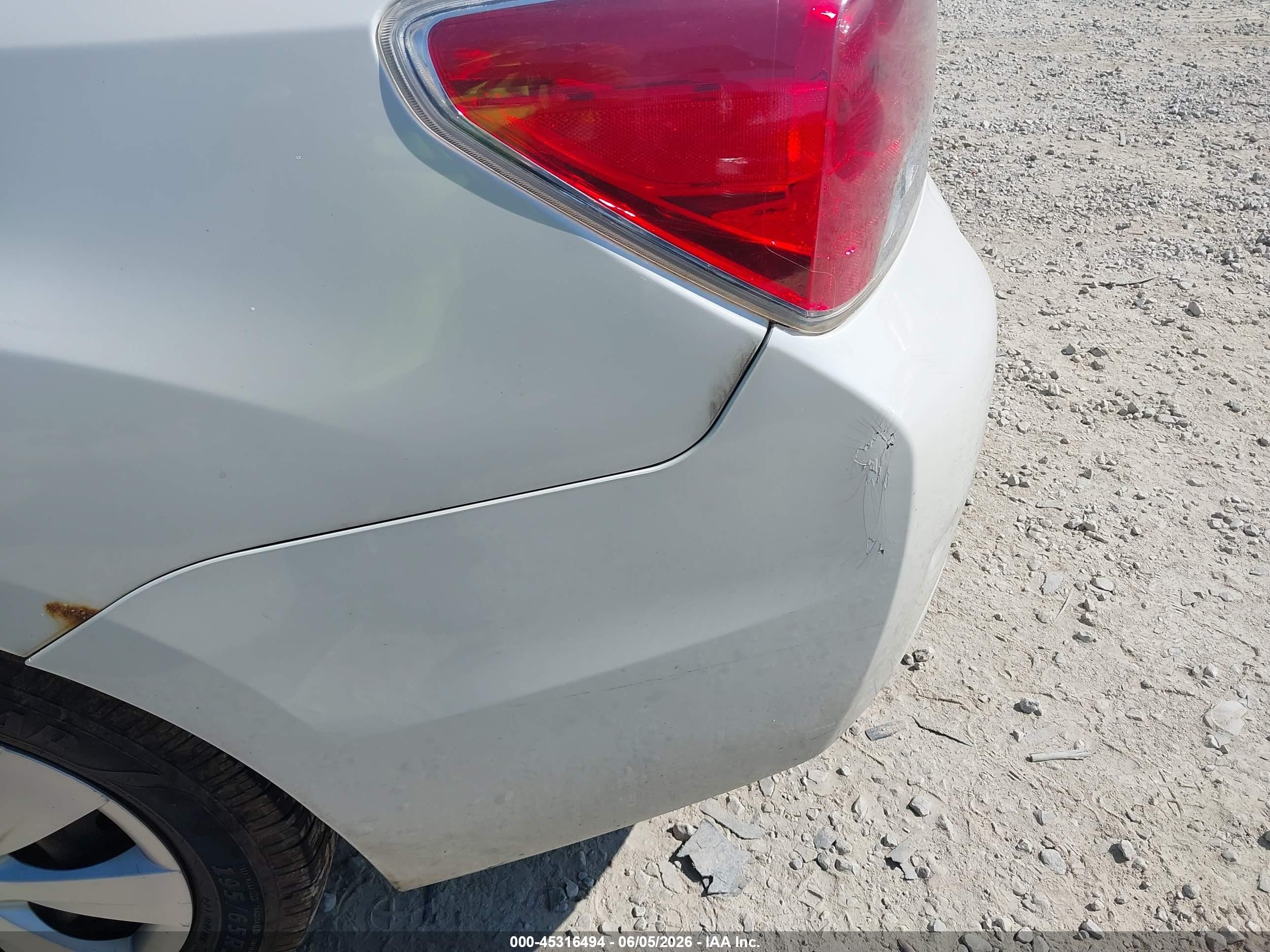 2013 Subaru Impreza 2.0i White vin: JF1GJAA66DH022828