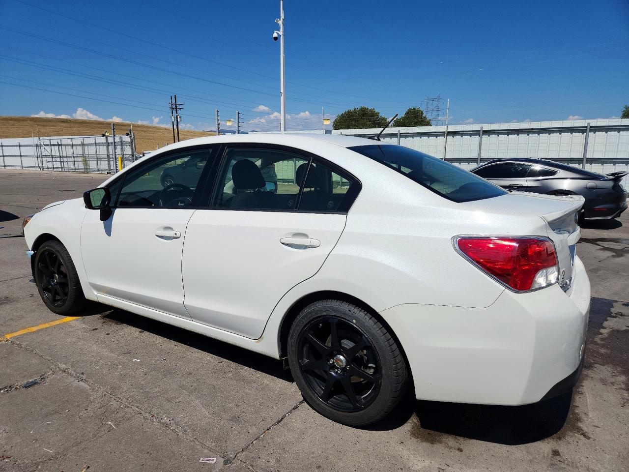 2015 Subaru Impreza Белый vin: JF1GJAA66FH004252