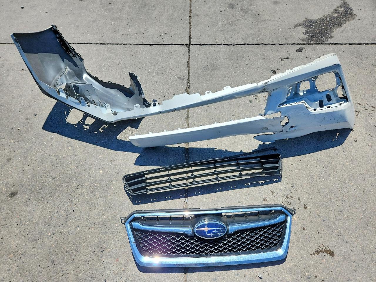 2015 Subaru Impreza Белый vin: JF1GJAA66FH004252