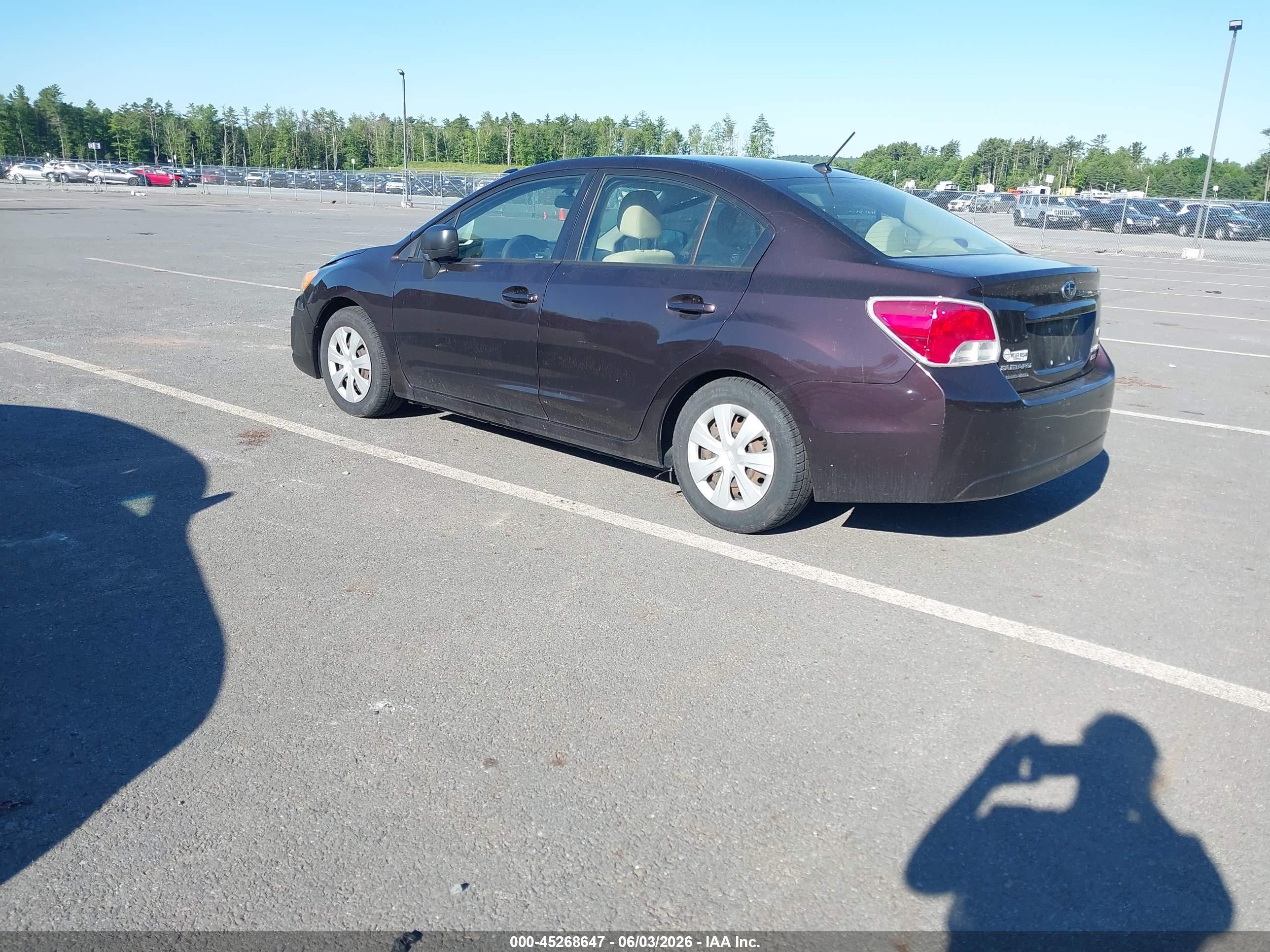 2013 Subaru Impreza 2.0i Burgundy vin: JF1GJAA68DH029991
