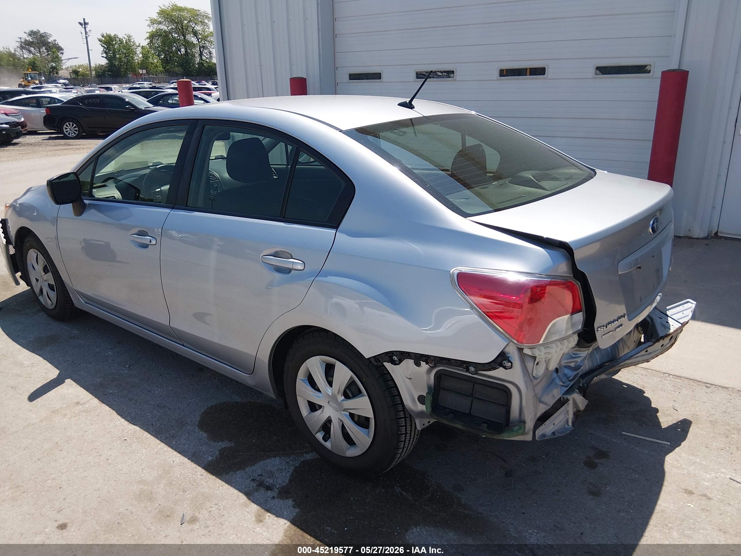 2014 Subaru Impreza 2.0i Silver vin: JF1GJAA68EH020273