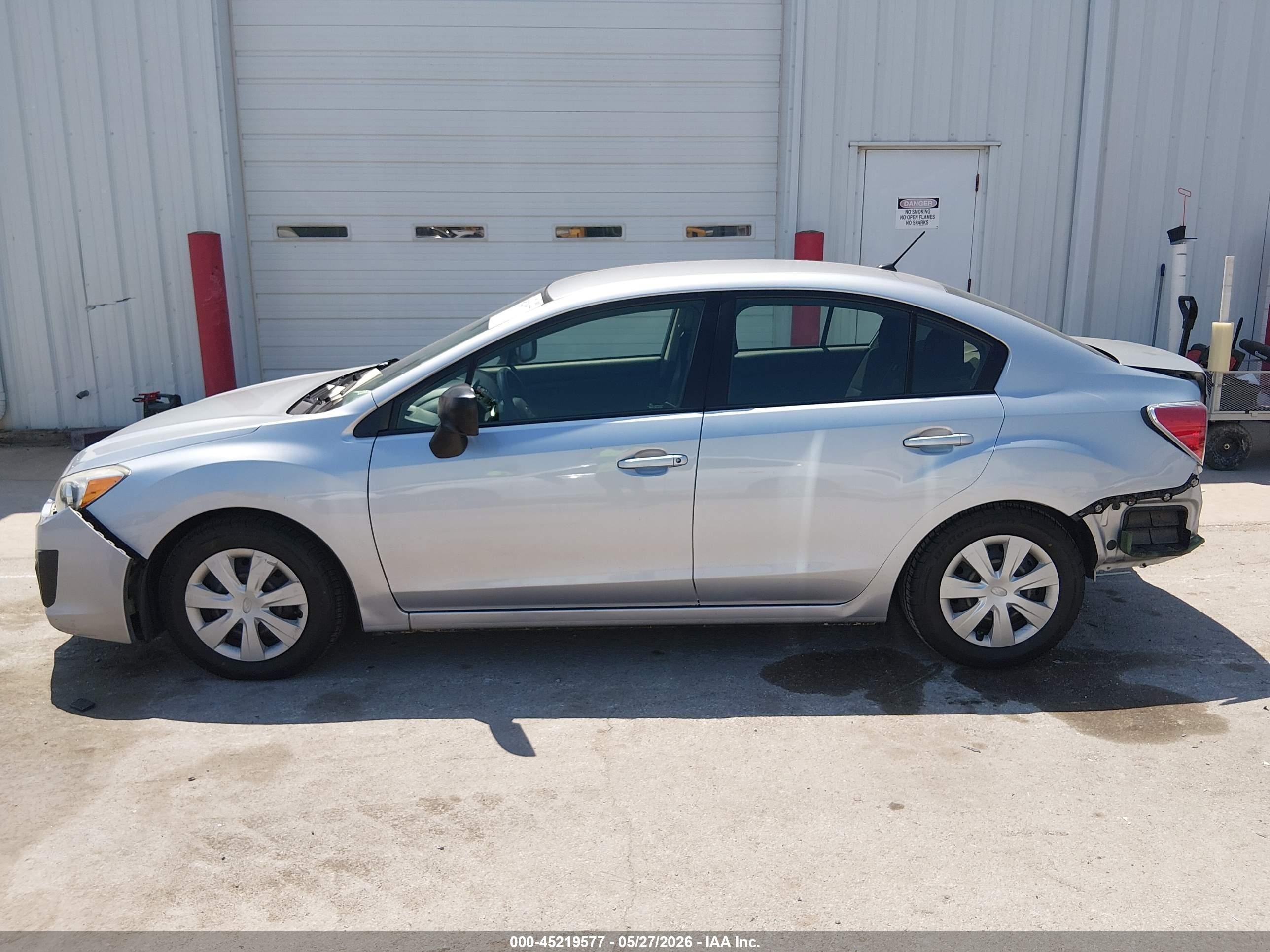 2014 Subaru Impreza 2.0i Silver vin: JF1GJAA68EH020273