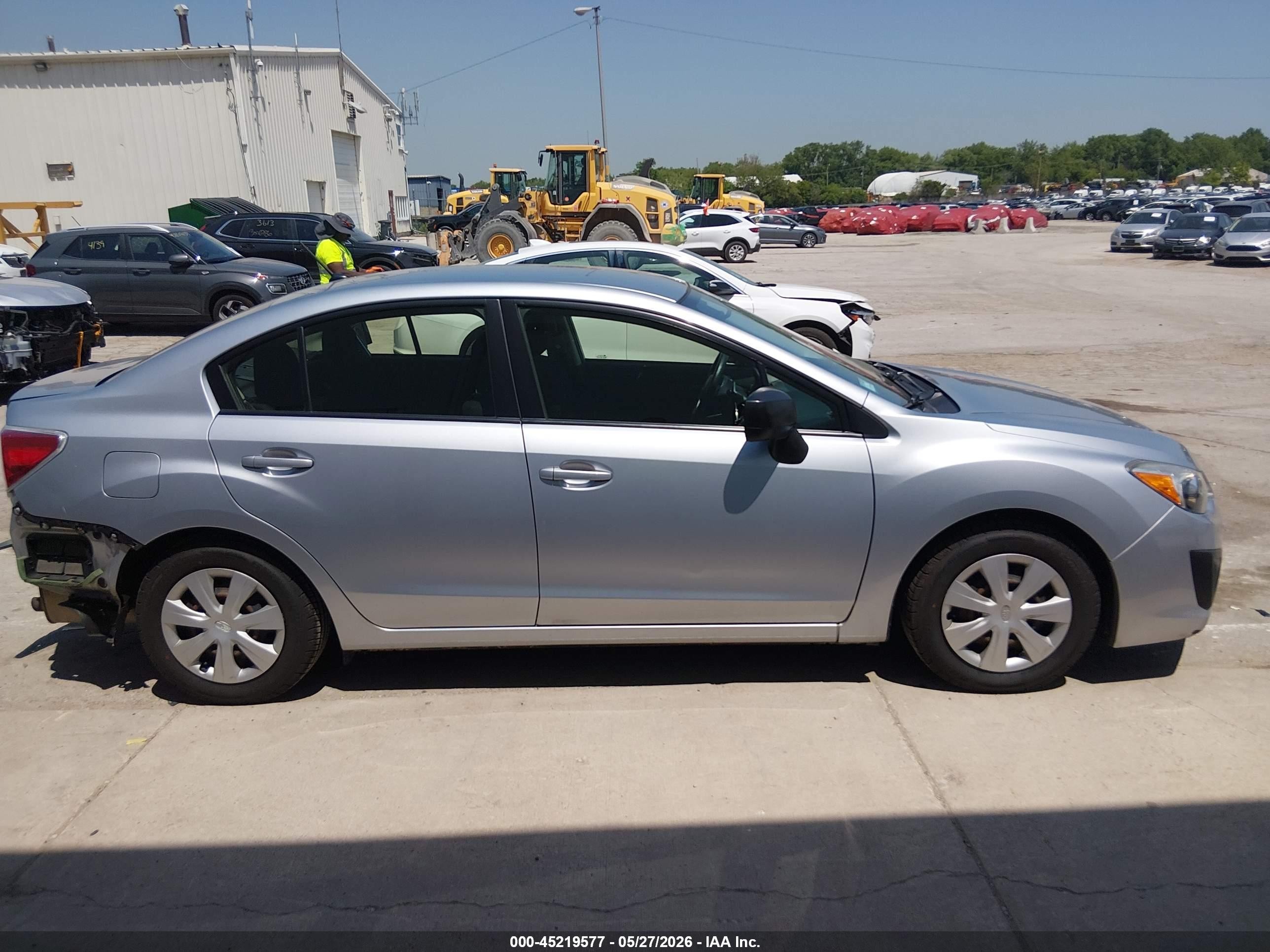 2014 Subaru Impreza 2.0i Silver vin: JF1GJAA68EH020273