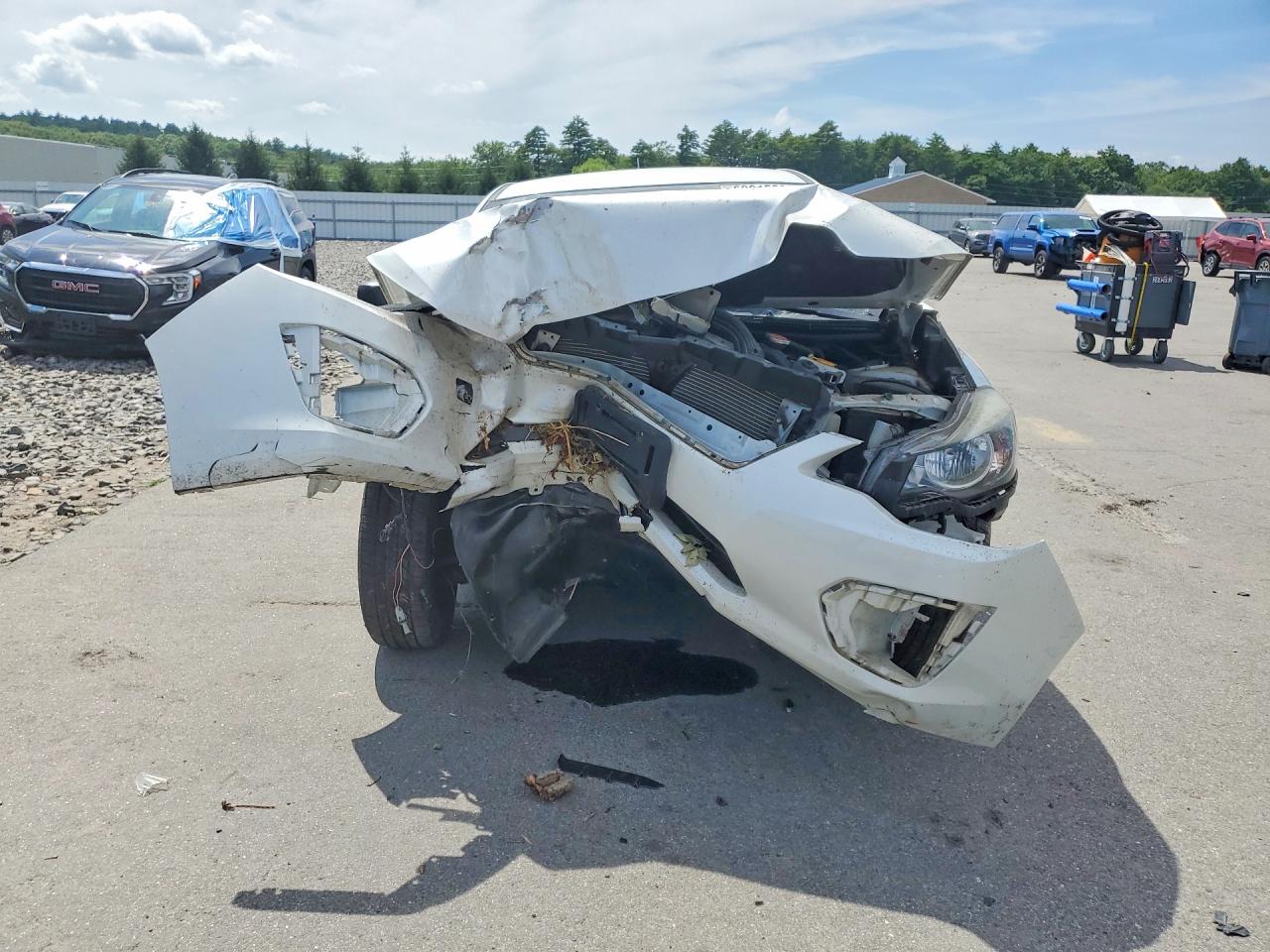 2014 Subaru Impreza White vin: JF1GJAA68EH021231