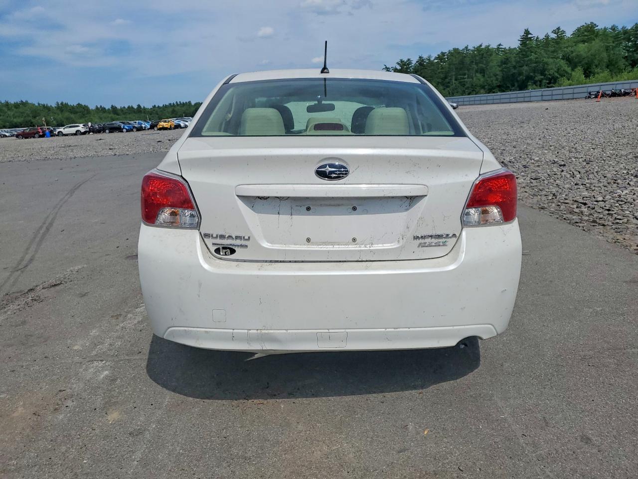 2014 Subaru Impreza White vin: JF1GJAA68EH021231