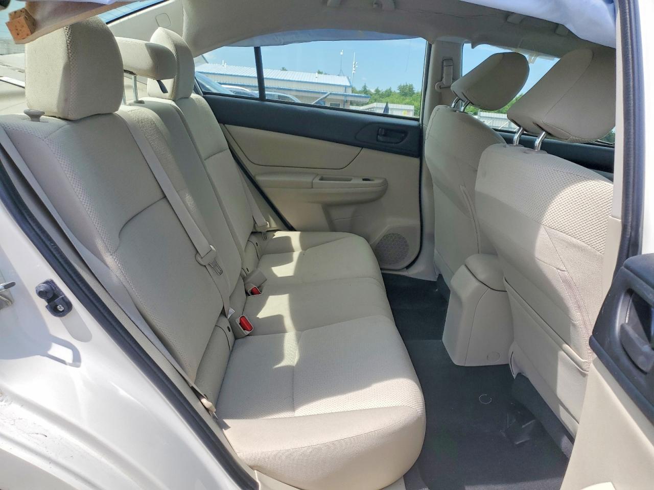 2014 Subaru Impreza White vin: JF1GJAA68EH021231
