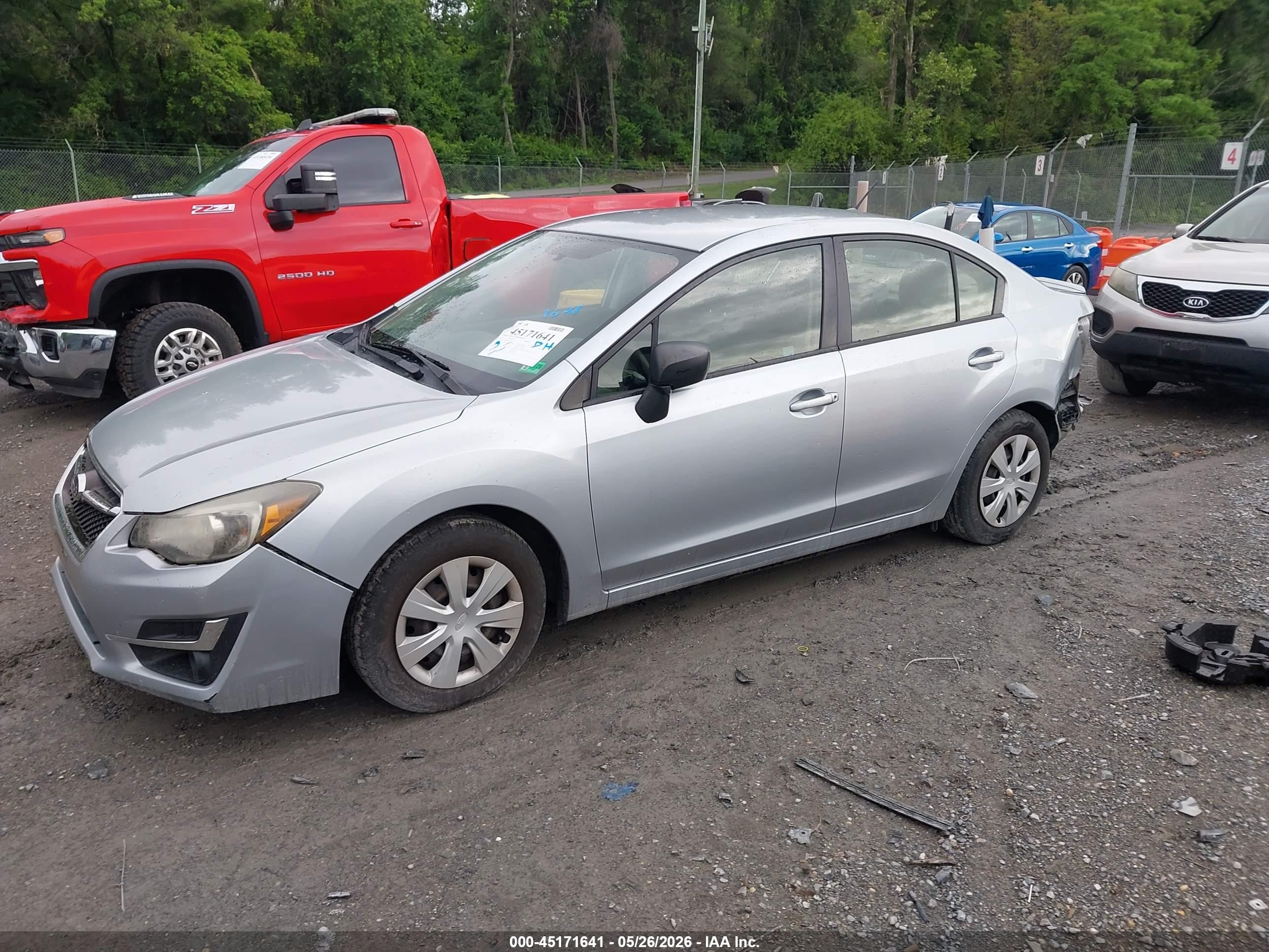 2015 Subaru Impreza 2.0i Silver vin: JF1GJAA68FH002163