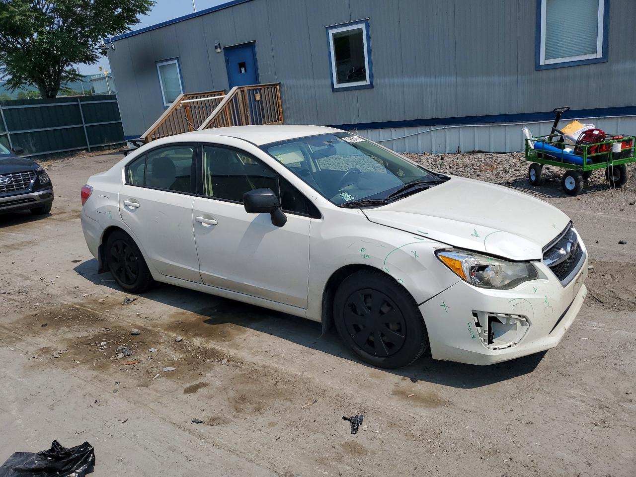 2014 Subaru Impreza Белый vin: JF1GJAA69EH007063