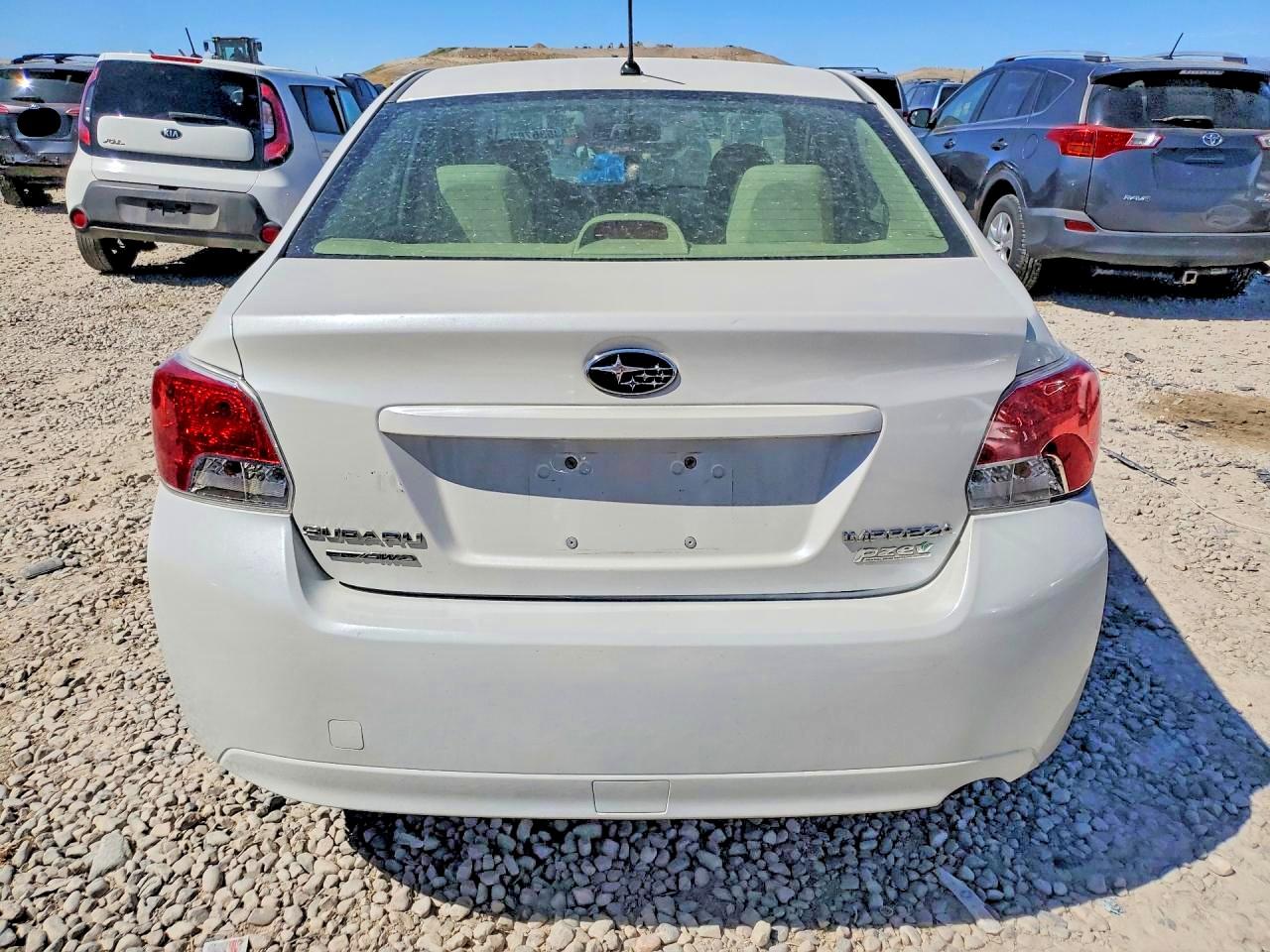 2014 Subaru Impreza White vin: JF1GJAA69EH009895