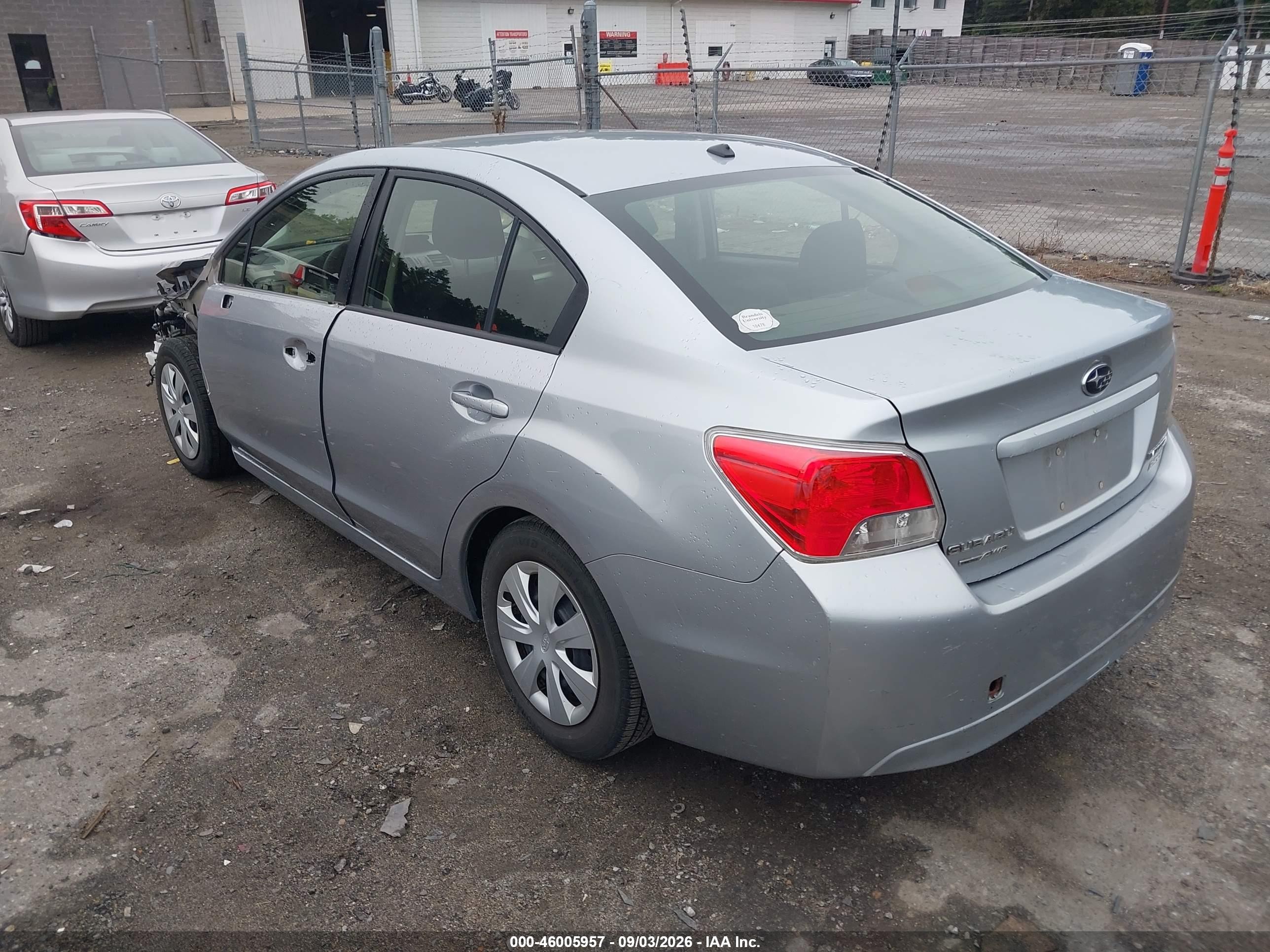 2014 Subaru Impreza 2.0i Silver vin: JF1GJAA69EH025904