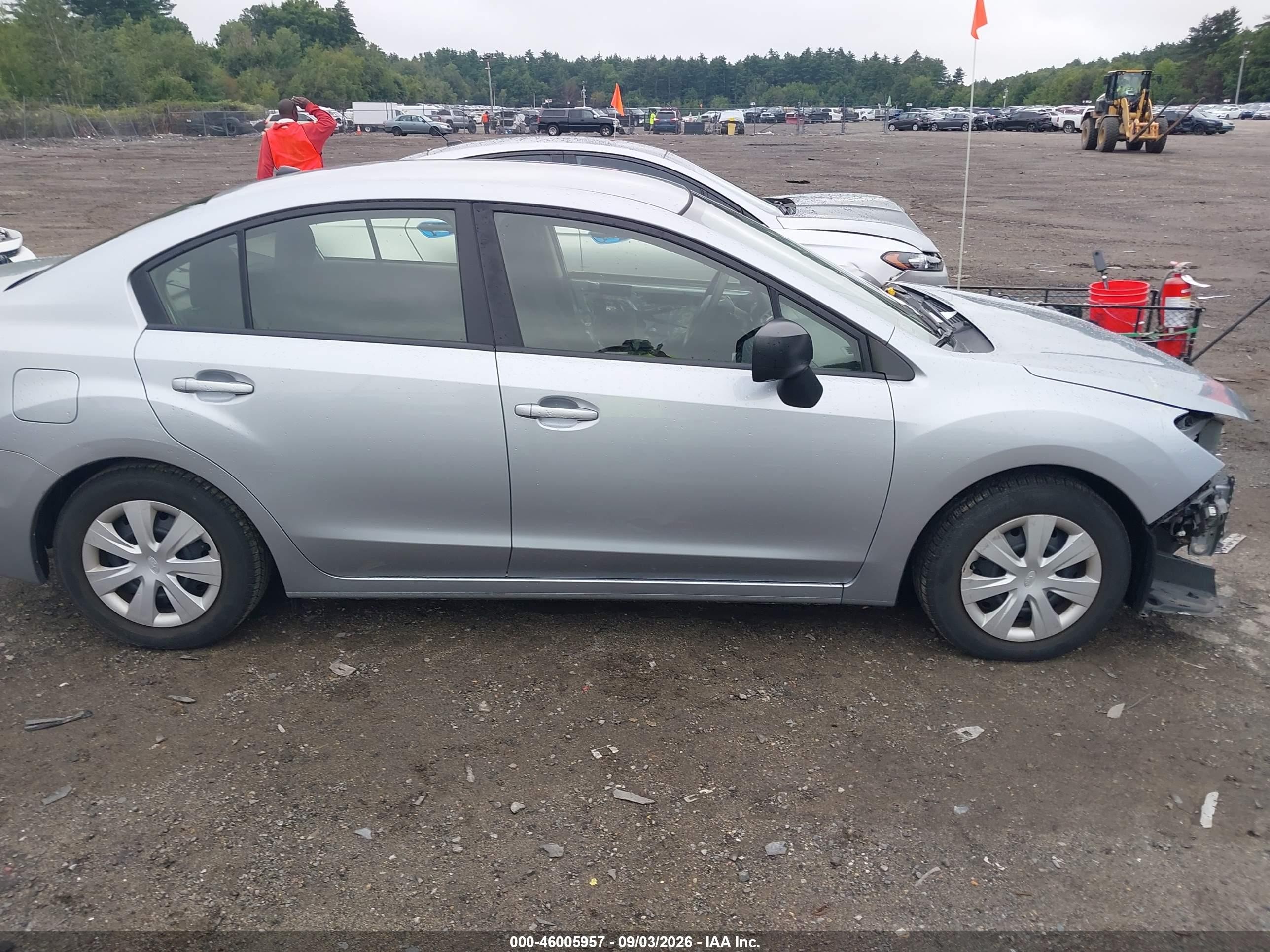 2014 Subaru Impreza 2.0i Silver vin: JF1GJAA69EH025904