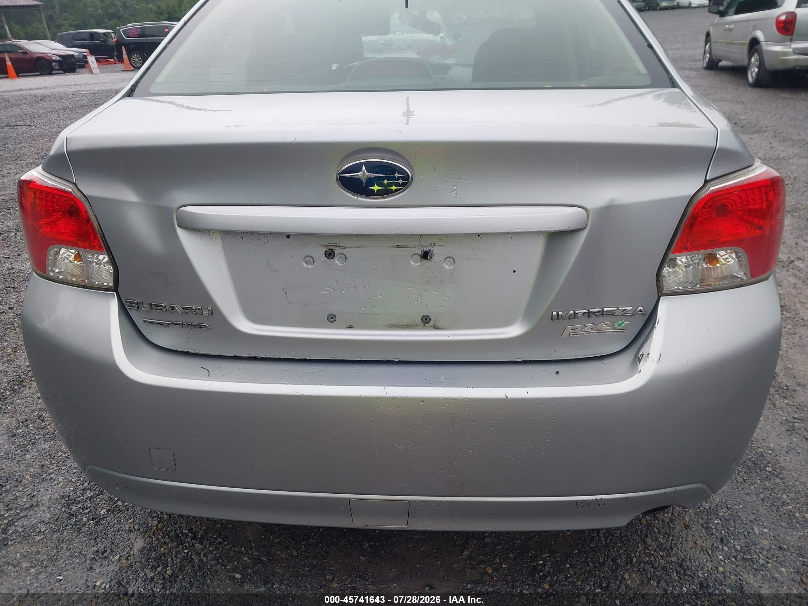 2012 Subaru Impreza 2.0i Silver vin: JF1GJAA6XCG015904