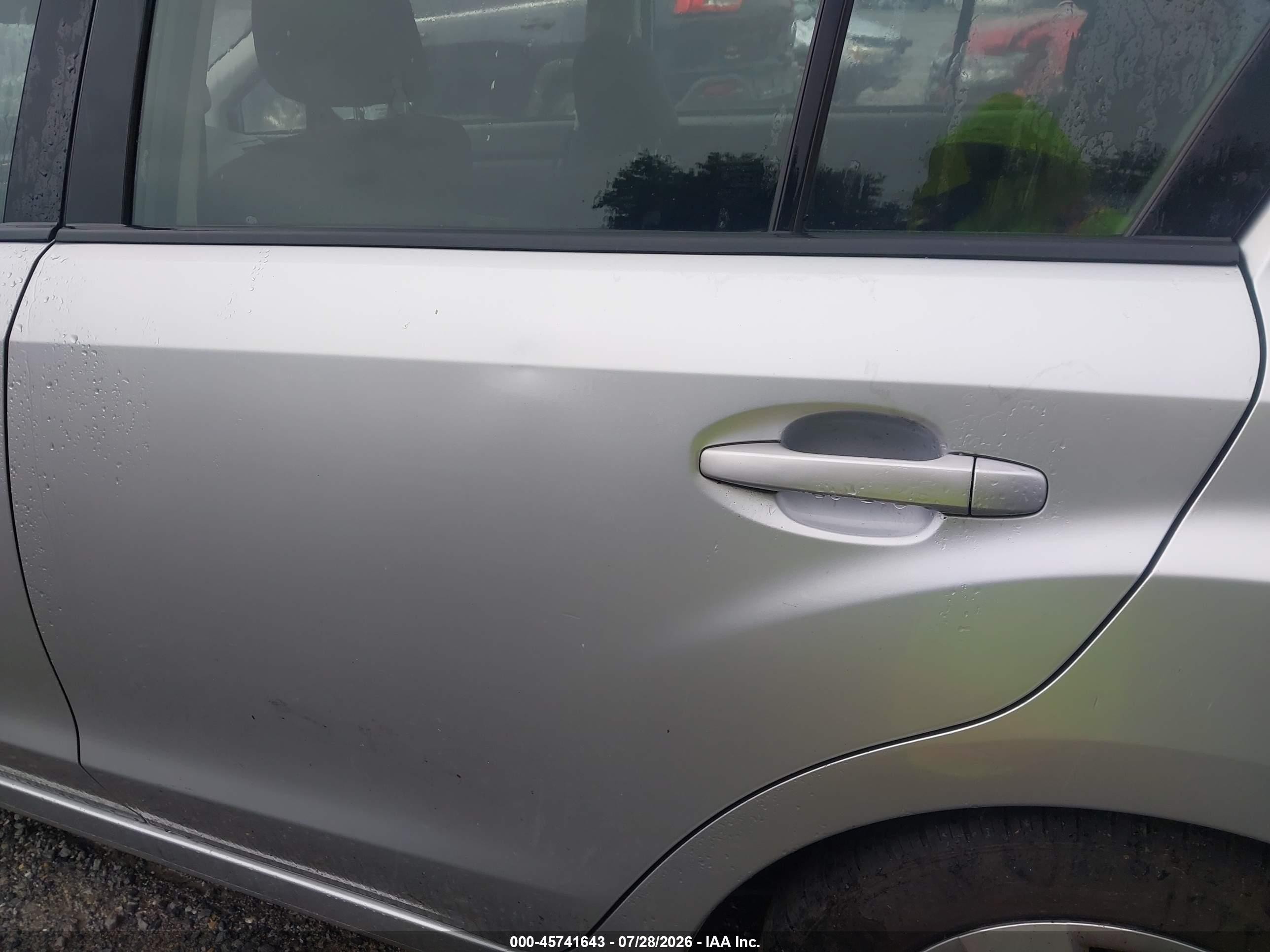 2012 Subaru Impreza 2.0i Silver vin: JF1GJAA6XCG015904