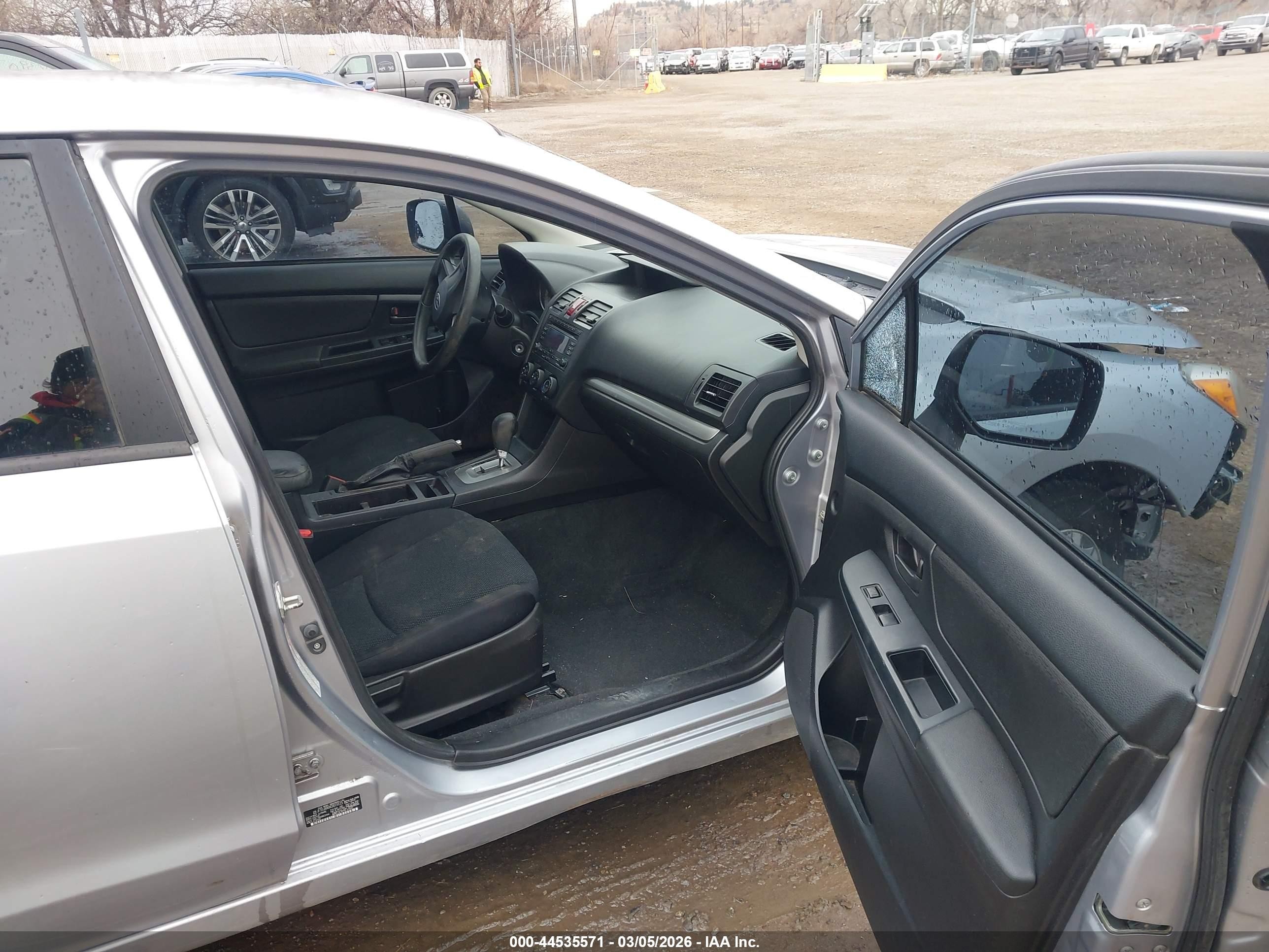 2012 Subaru Impreza 2.0i Silver vin: JF1GJAA6XCH019123