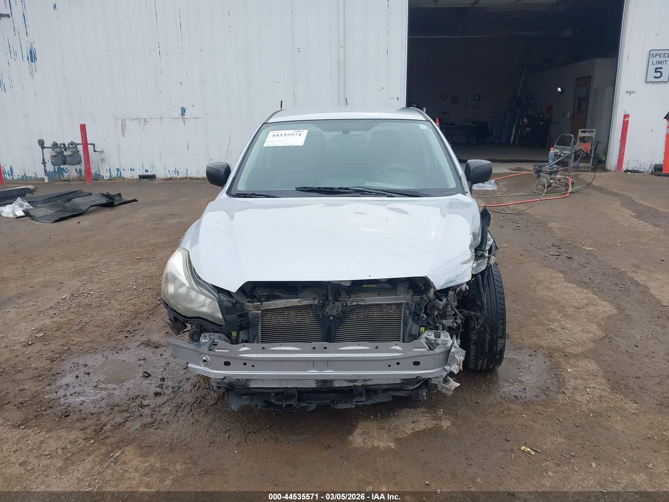 2012 Subaru Impreza 2.0i Silver vin: JF1GJAA6XCH019123