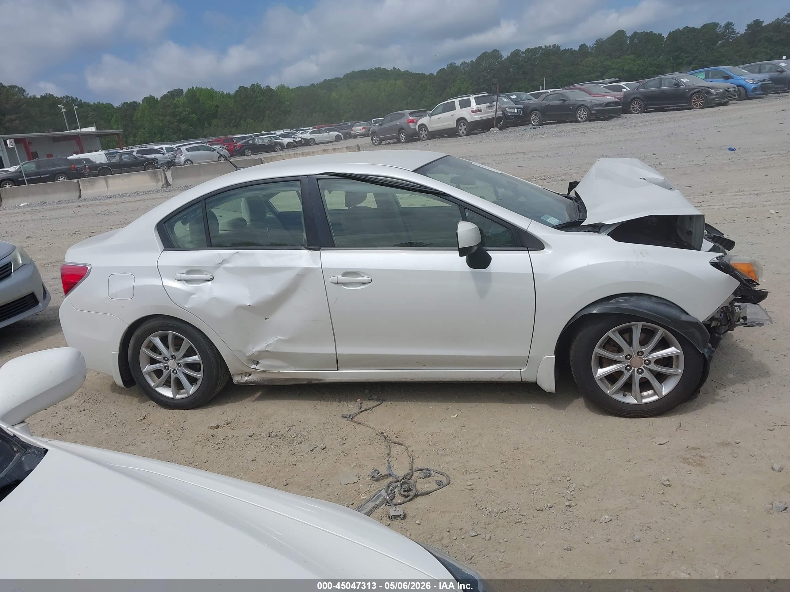 2014 Subaru Impreza 2.0i Premium White vin: JF1GJAB68EH016089