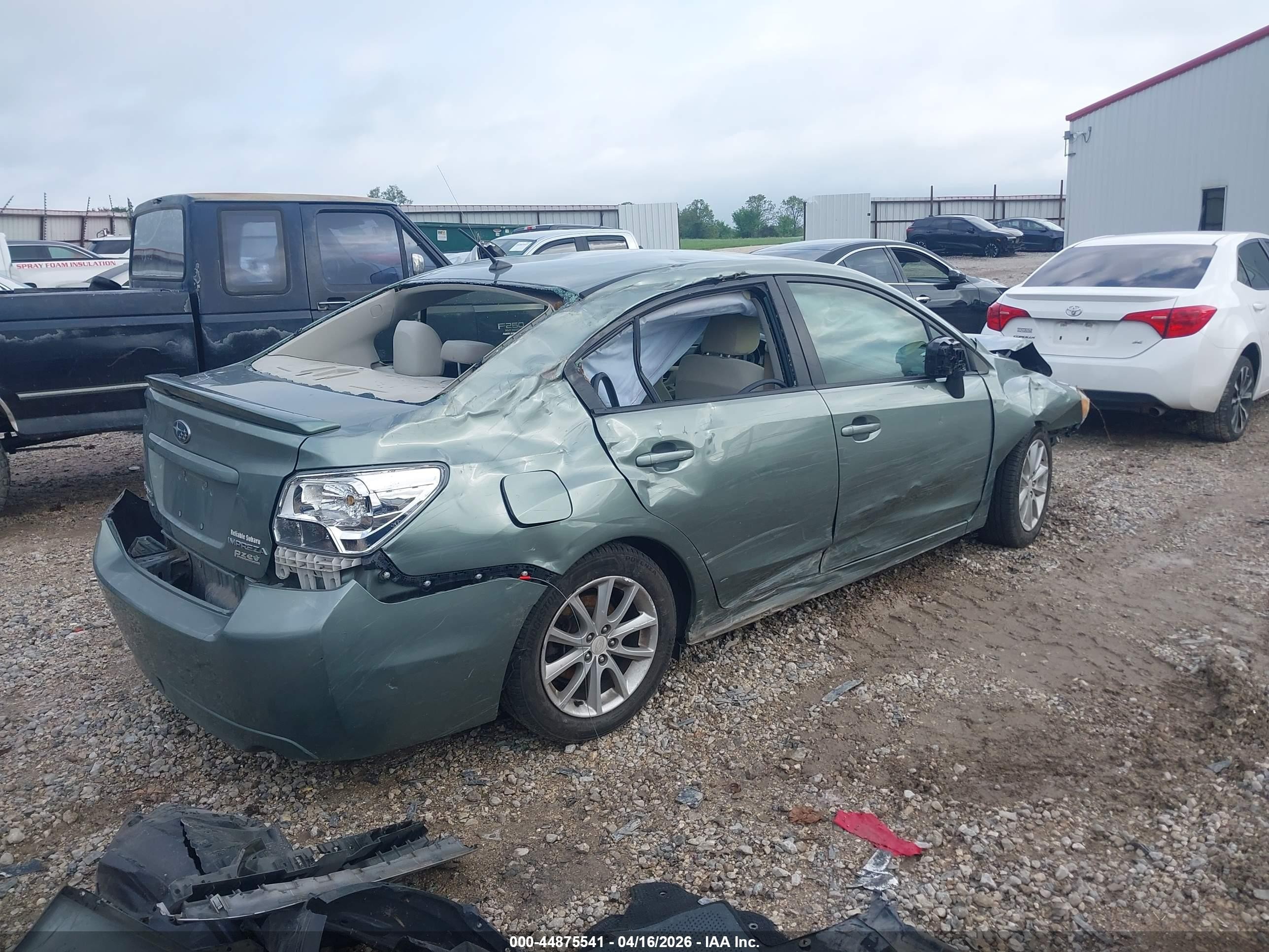 2014 Subaru Impreza 2.0i Premium Зеленый vin: JF1GJAB69EH020068