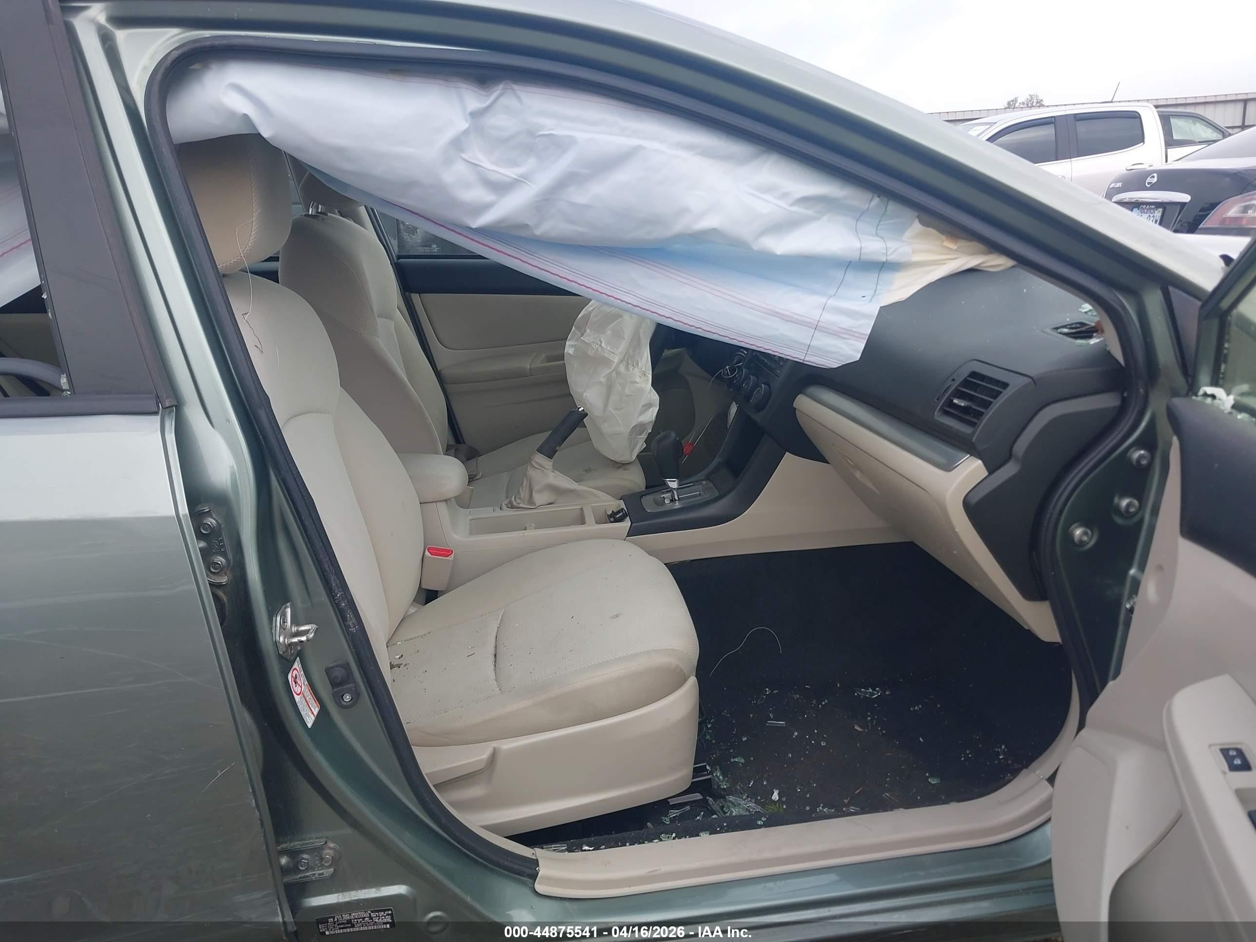 2014 Subaru Impreza 2.0i Premium Зеленый vin: JF1GJAB69EH020068