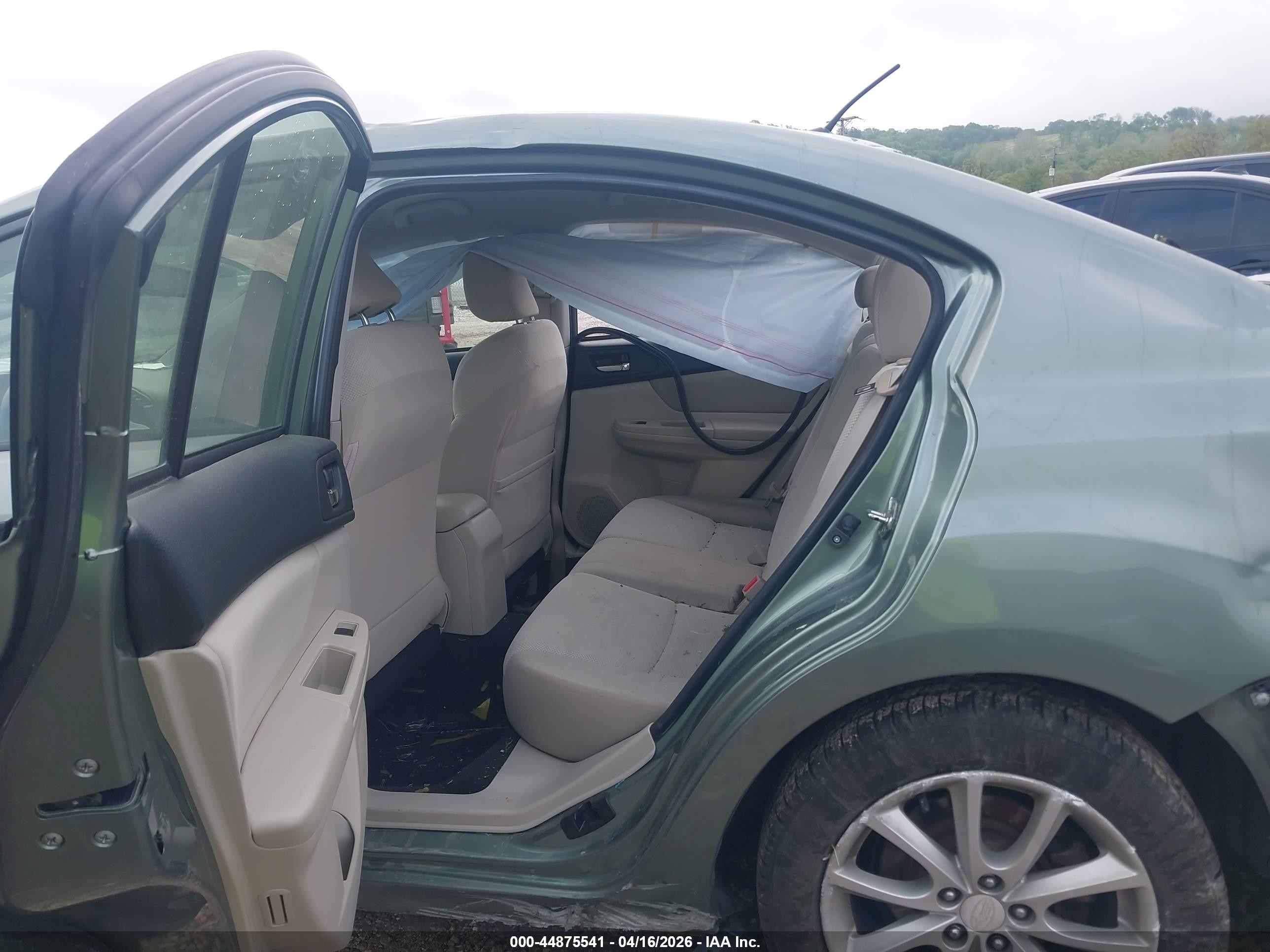 2014 Subaru Impreza 2.0i Premium Зеленый vin: JF1GJAB69EH020068