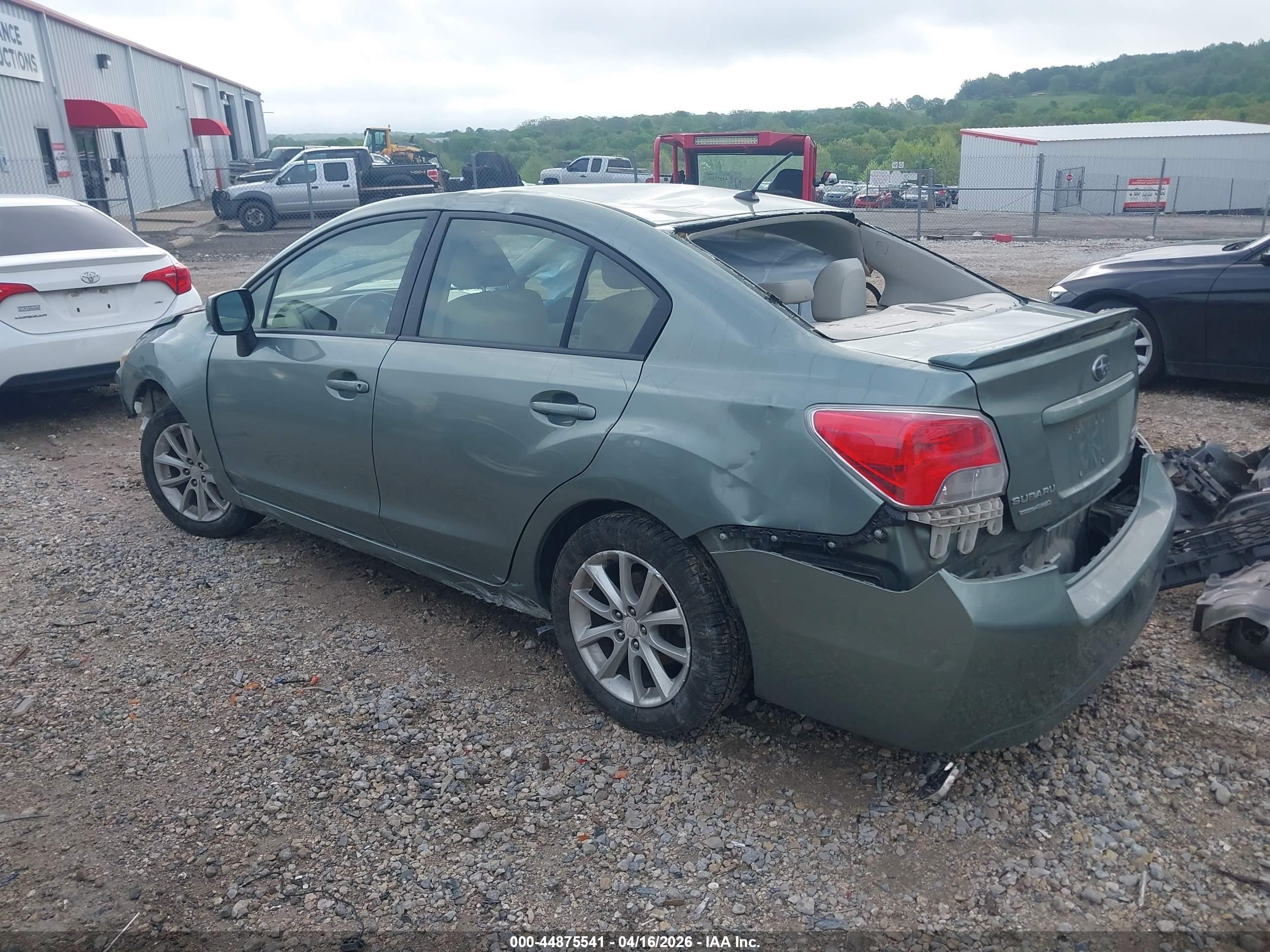 2014 Subaru Impreza 2.0i Premium Зеленый vin: JF1GJAB69EH020068