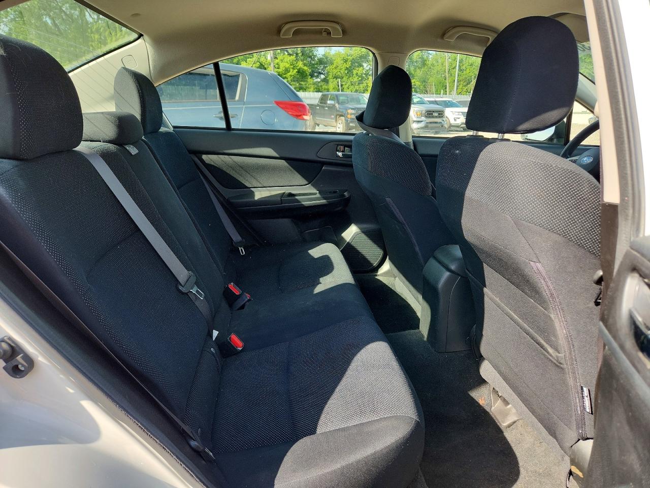 2014 Subaru Impreza Premium White vin: JF1GJAC60EH006431