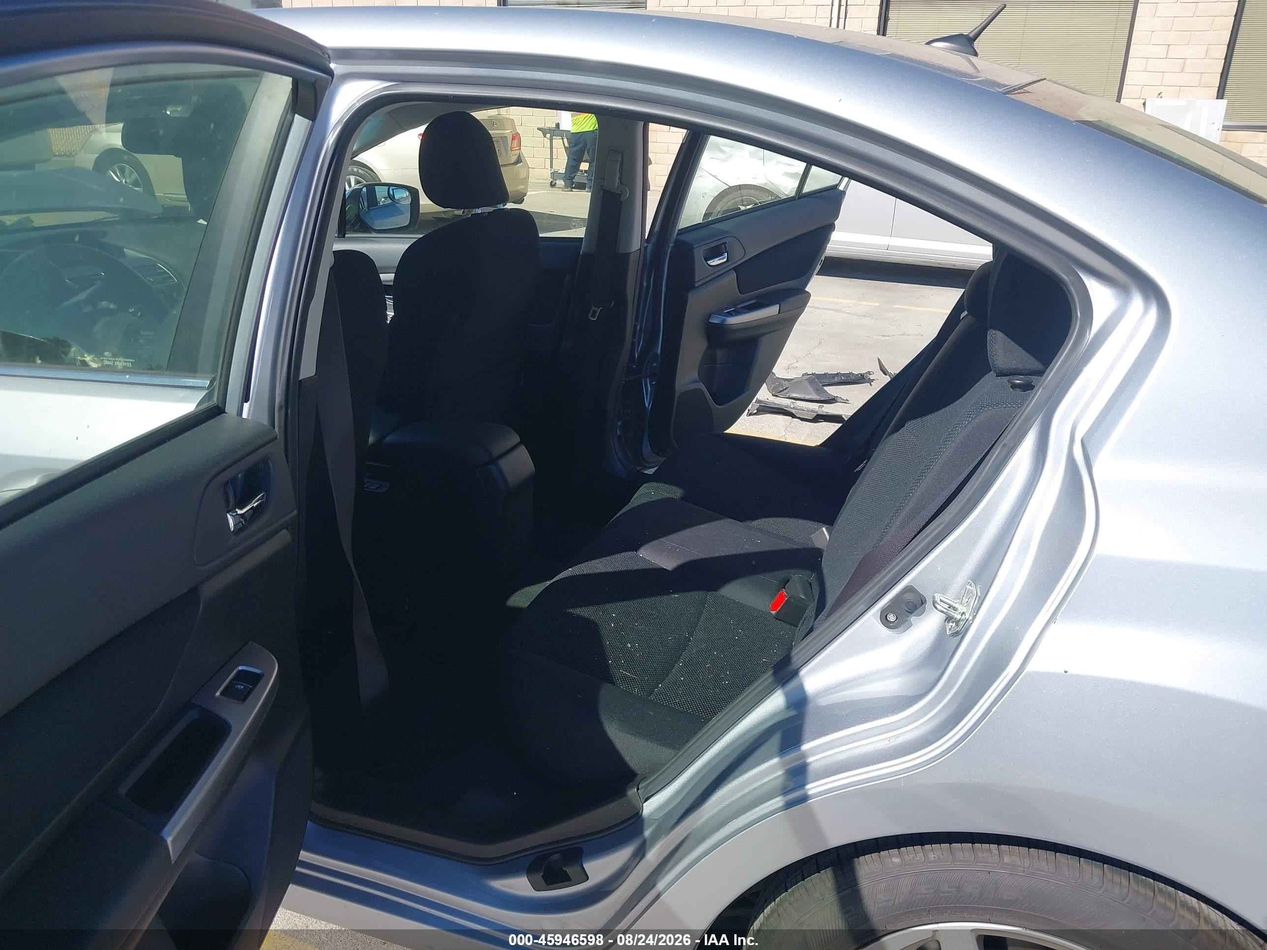 2015 Subaru Impreza 2.0i Premium Серебряный vin: JF1GJAC60FH019973