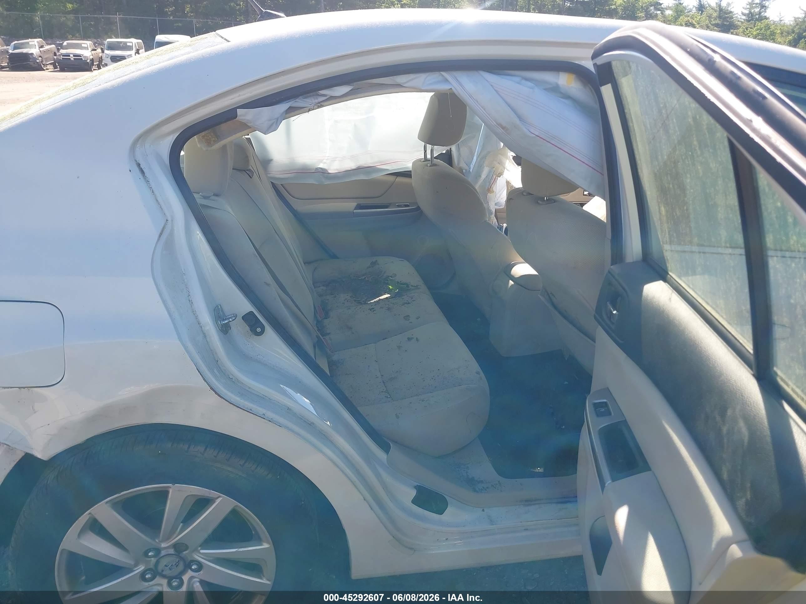 2015 Subaru Impreza 2.0i Premium Белый vin: JF1GJAC61FH017245