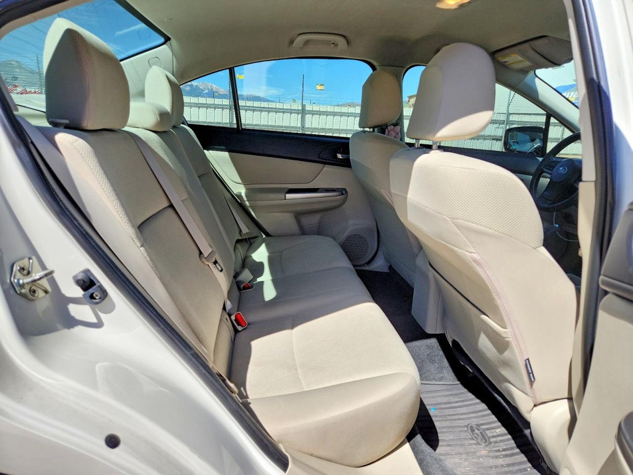 2015 Subaru Impreza Premium White vin: JF1GJAC61FH018878