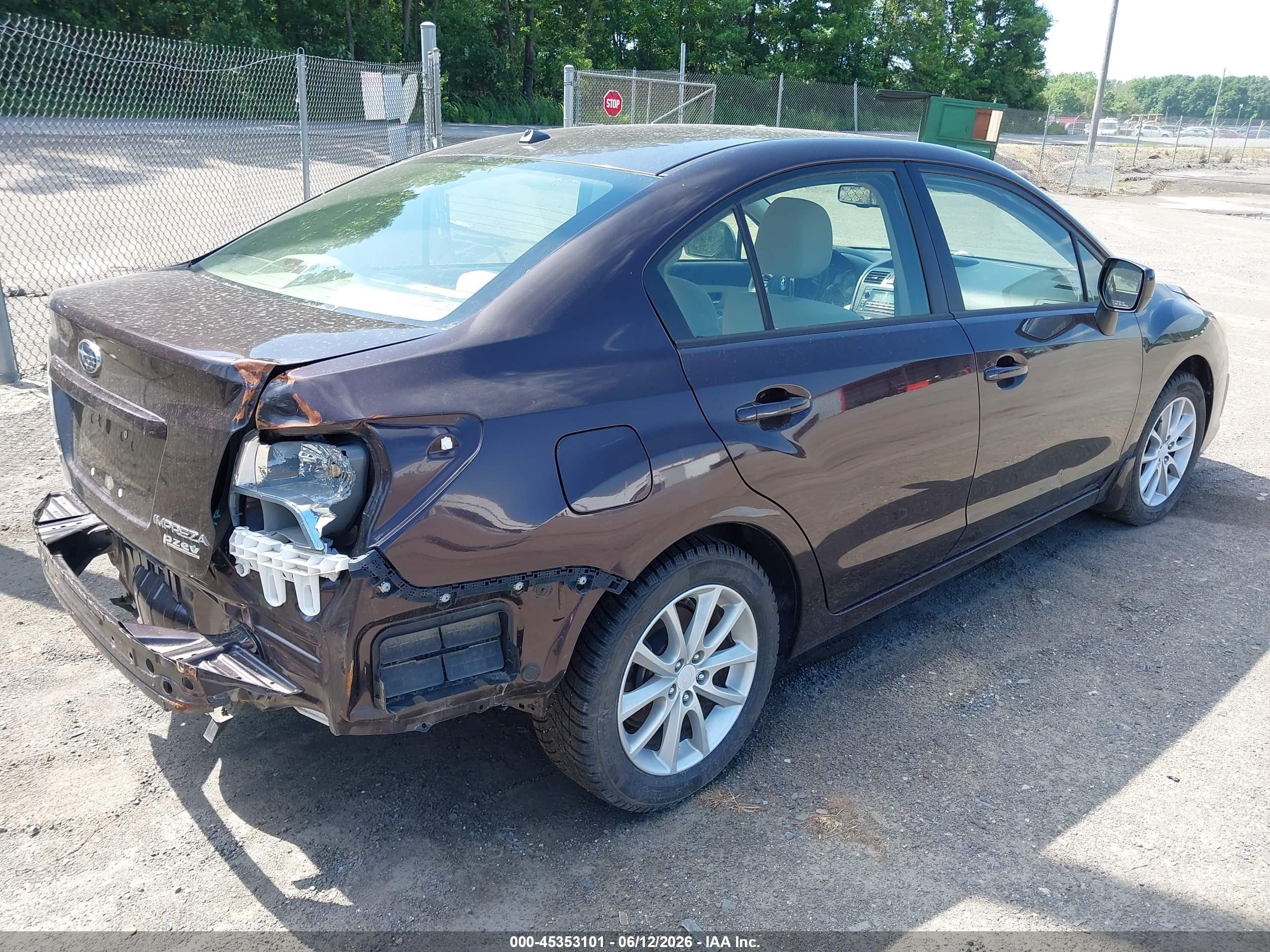 2013 Subaru Impreza 2.0i Premium Burgundy vin: JF1GJAC62DG030671