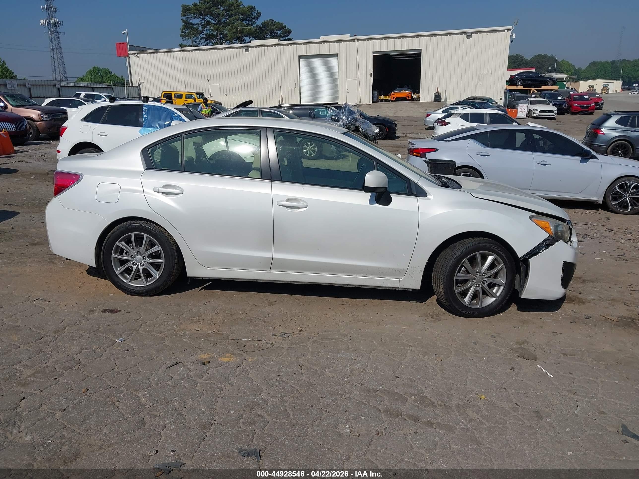 2014 Subaru Impreza 2.0i Premium Белый vin: JF1GJAC63EH013955