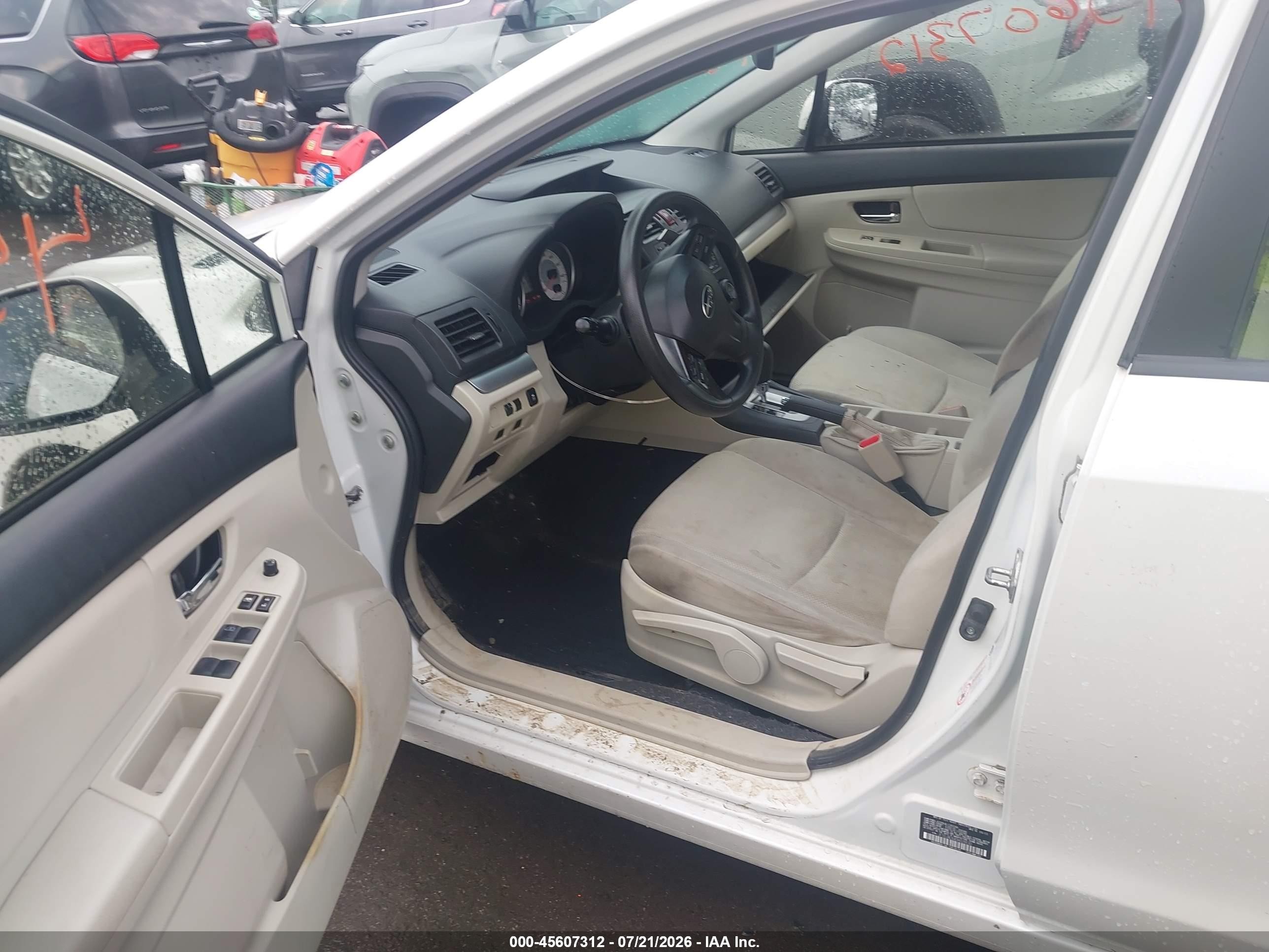 2013 Subaru Impreza 2.0i Premium White vin: JF1GJAC64DH028530