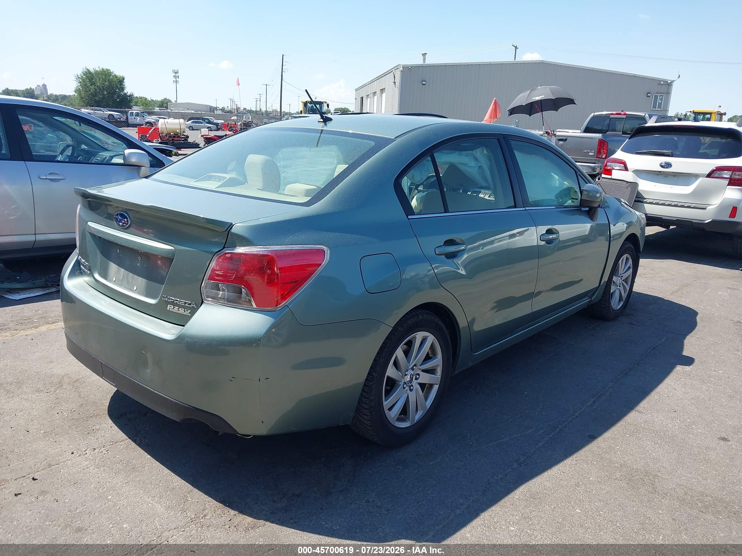 2015 Subaru Impreza 2.0i Premium Зеленый vin: JF1GJAC64FH024013