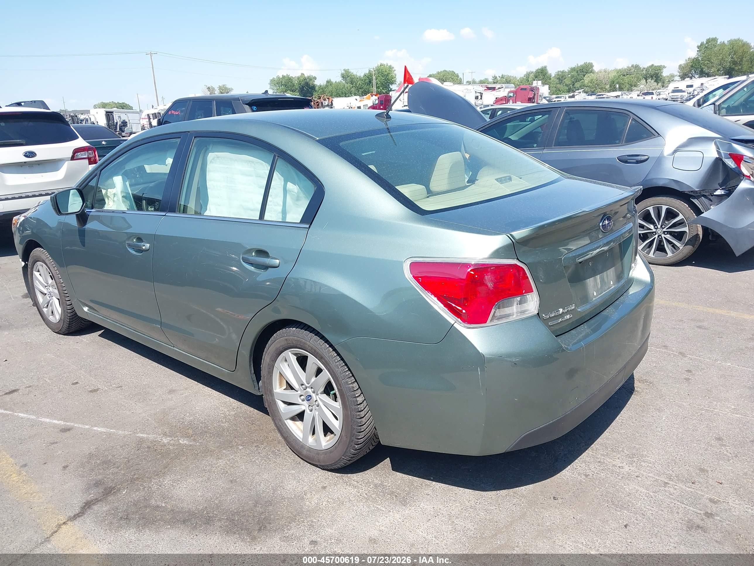 2015 Subaru Impreza 2.0i Premium Зеленый vin: JF1GJAC64FH024013