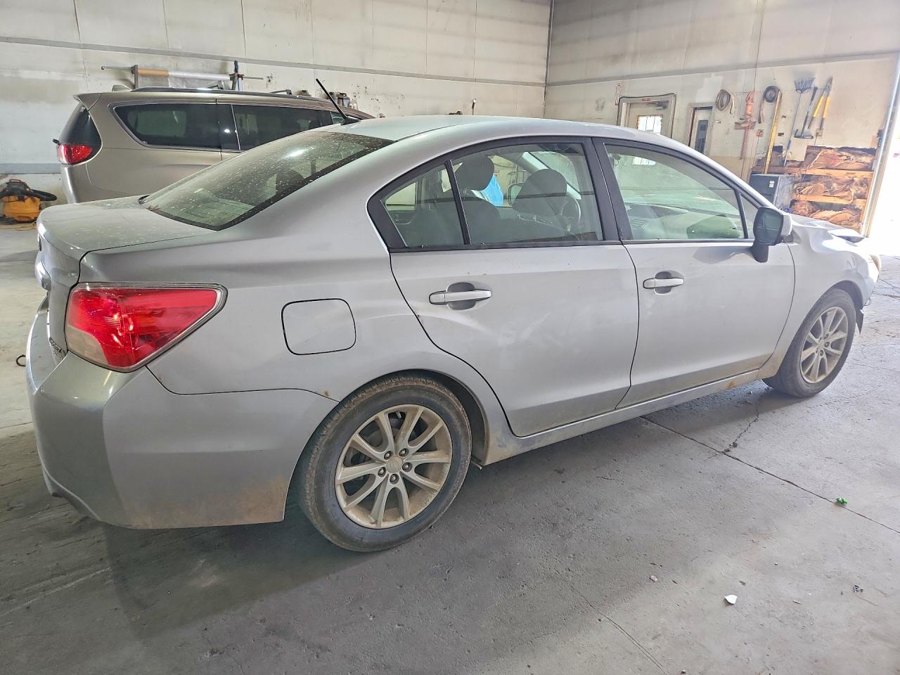 2012 Subaru Impreza Premium Серебряный vin: JF1GJAC65CH027398