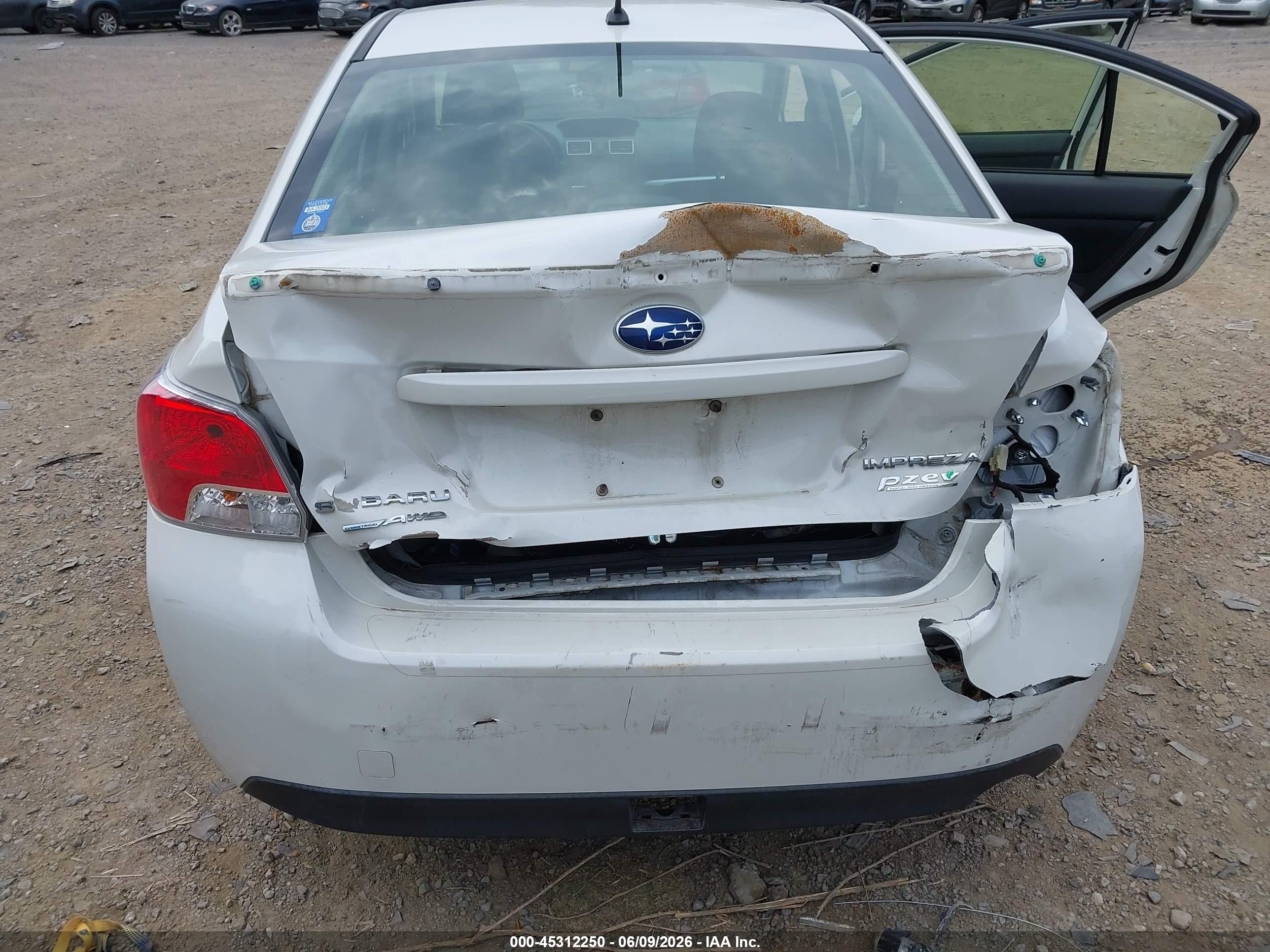 2015 Subaru Impreza 2.0i Premium White vin: JF1GJAC65FH002733