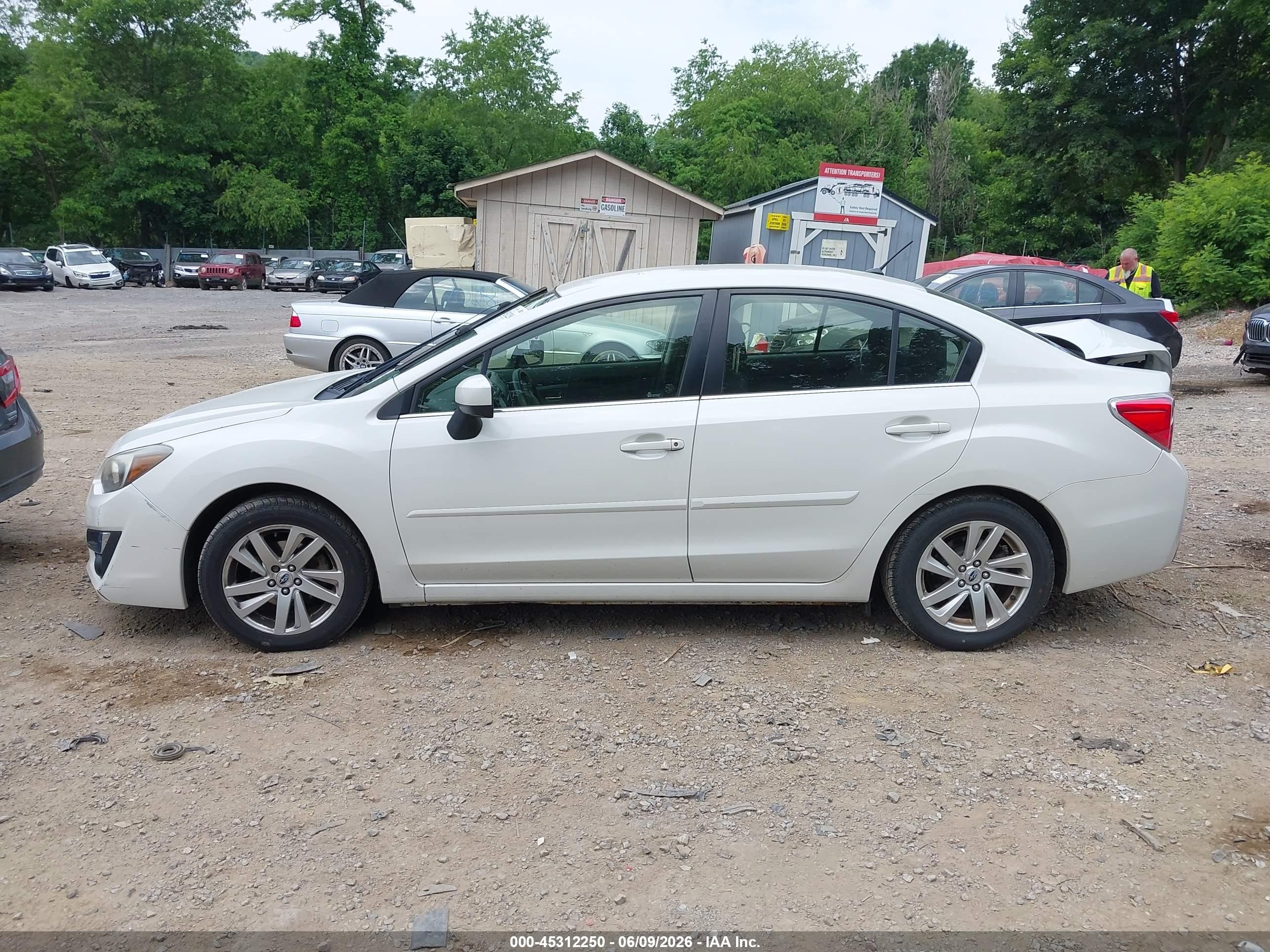 2015 Subaru Impreza 2.0i Premium White vin: JF1GJAC65FH002733