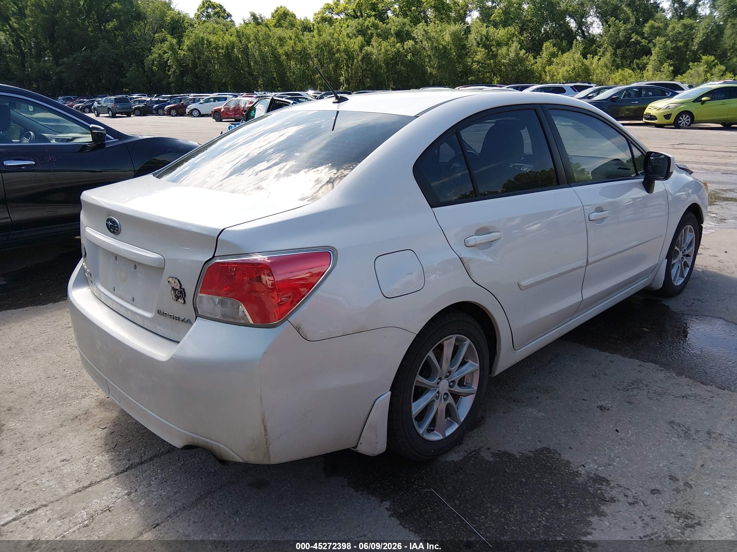 2012 Subaru Impreza 2.0i Premium White vin: JF1GJAC66CH009072