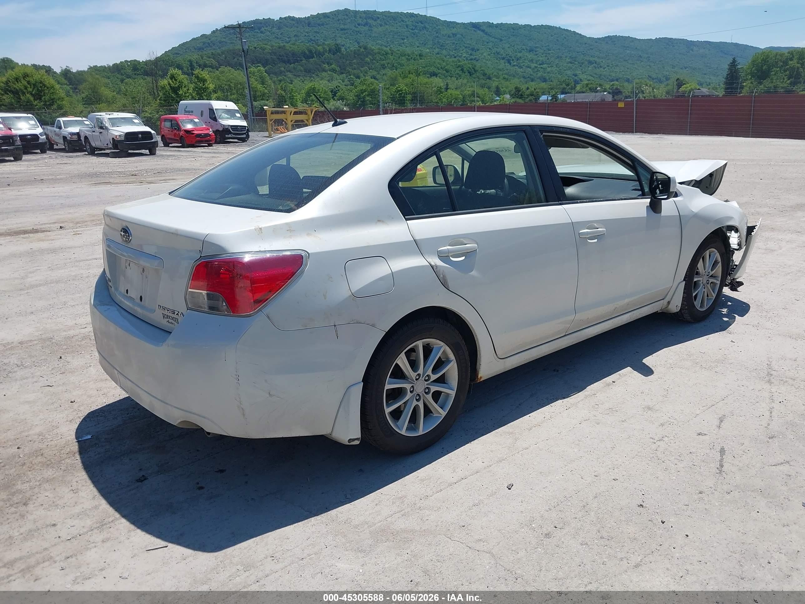 2014 Subaru Impreza 2.0i Premium White vin: JF1GJAC67EH007589