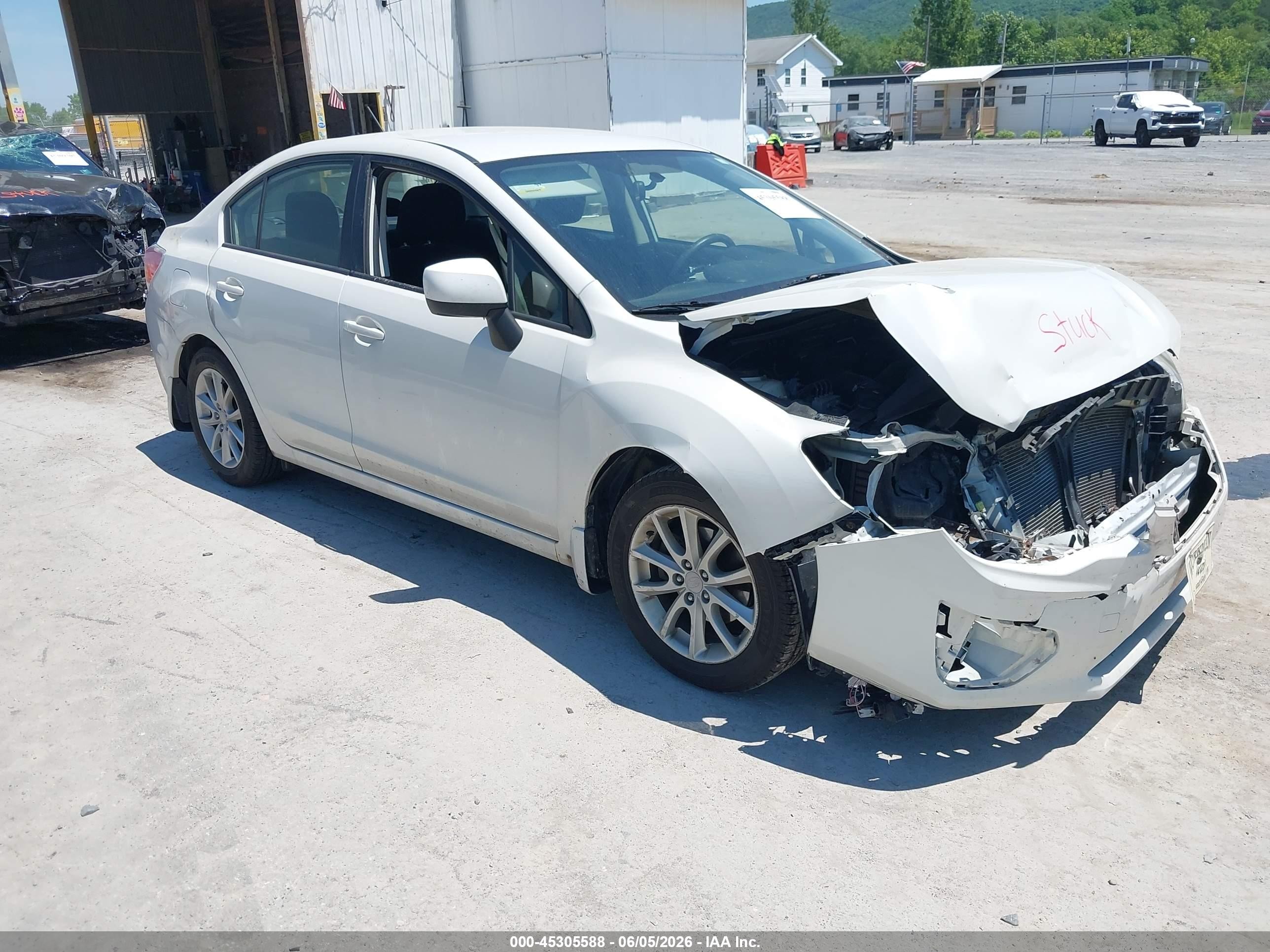 2014 Subaru Impreza 2.0i Premium White vin: JF1GJAC67EH007589
