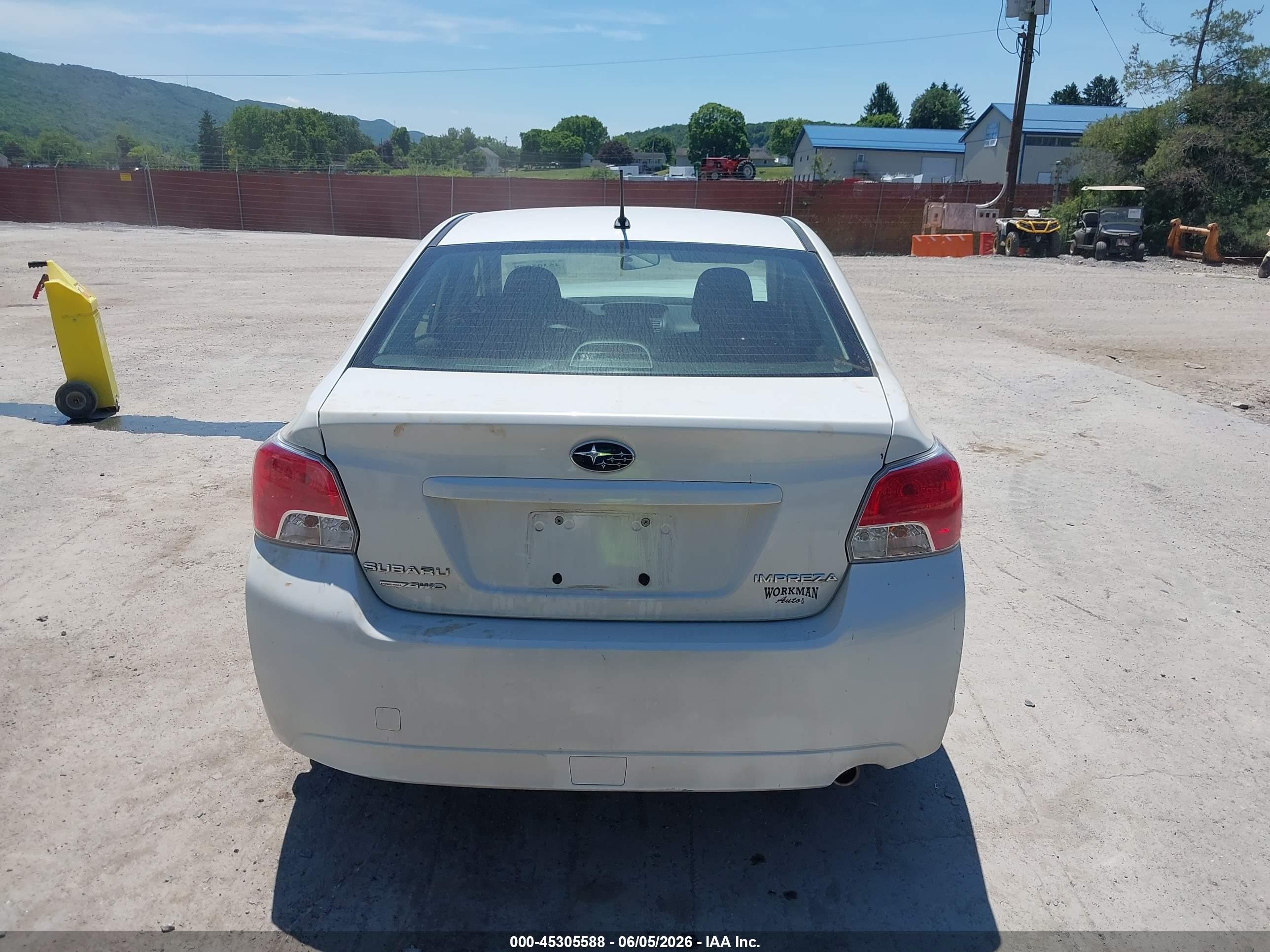 2014 Subaru Impreza 2.0i Premium White vin: JF1GJAC67EH007589