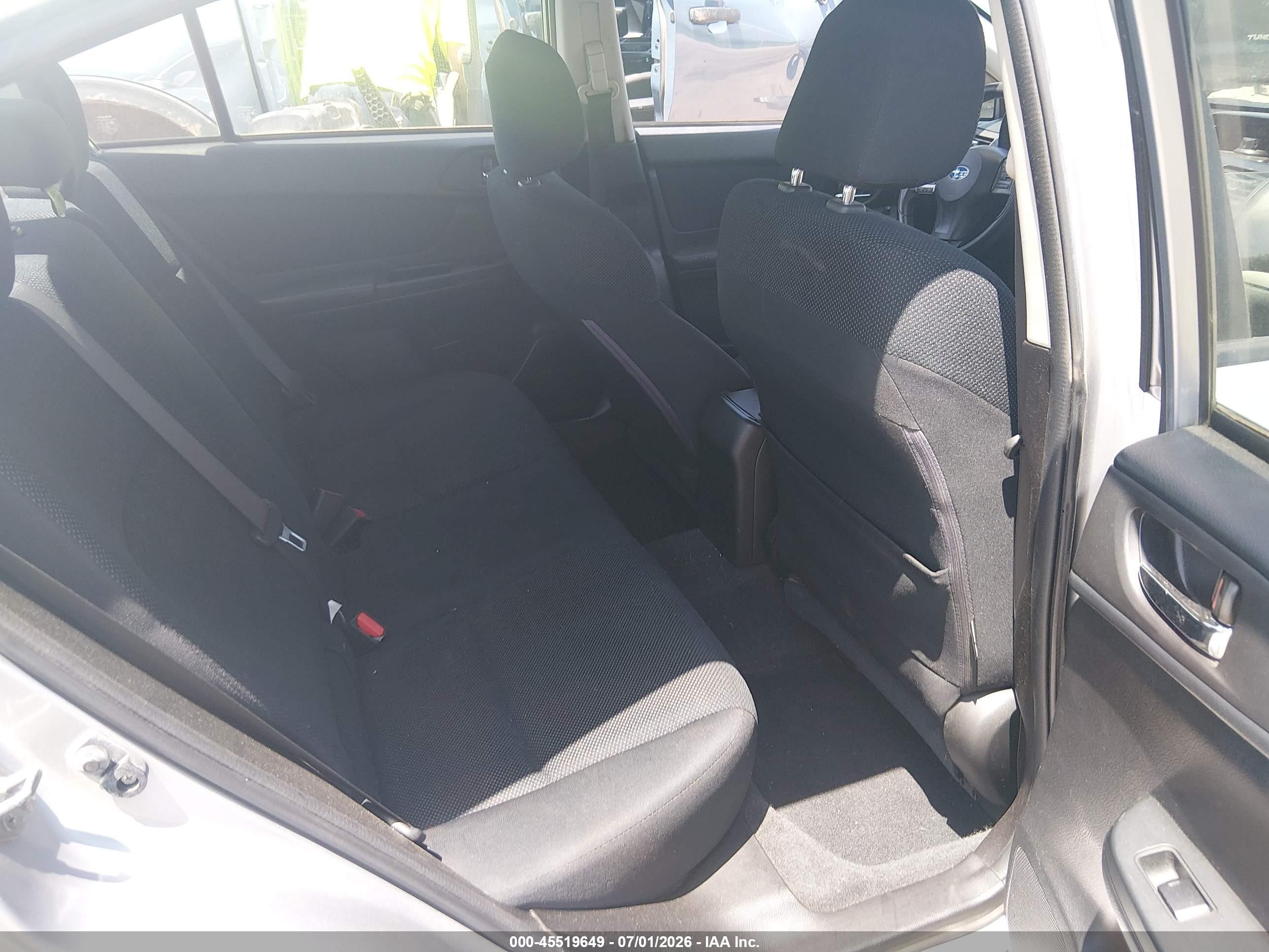 2014 Subaru Impreza 2.0i Premium Silver vin: JF1GJAC68EH021775
