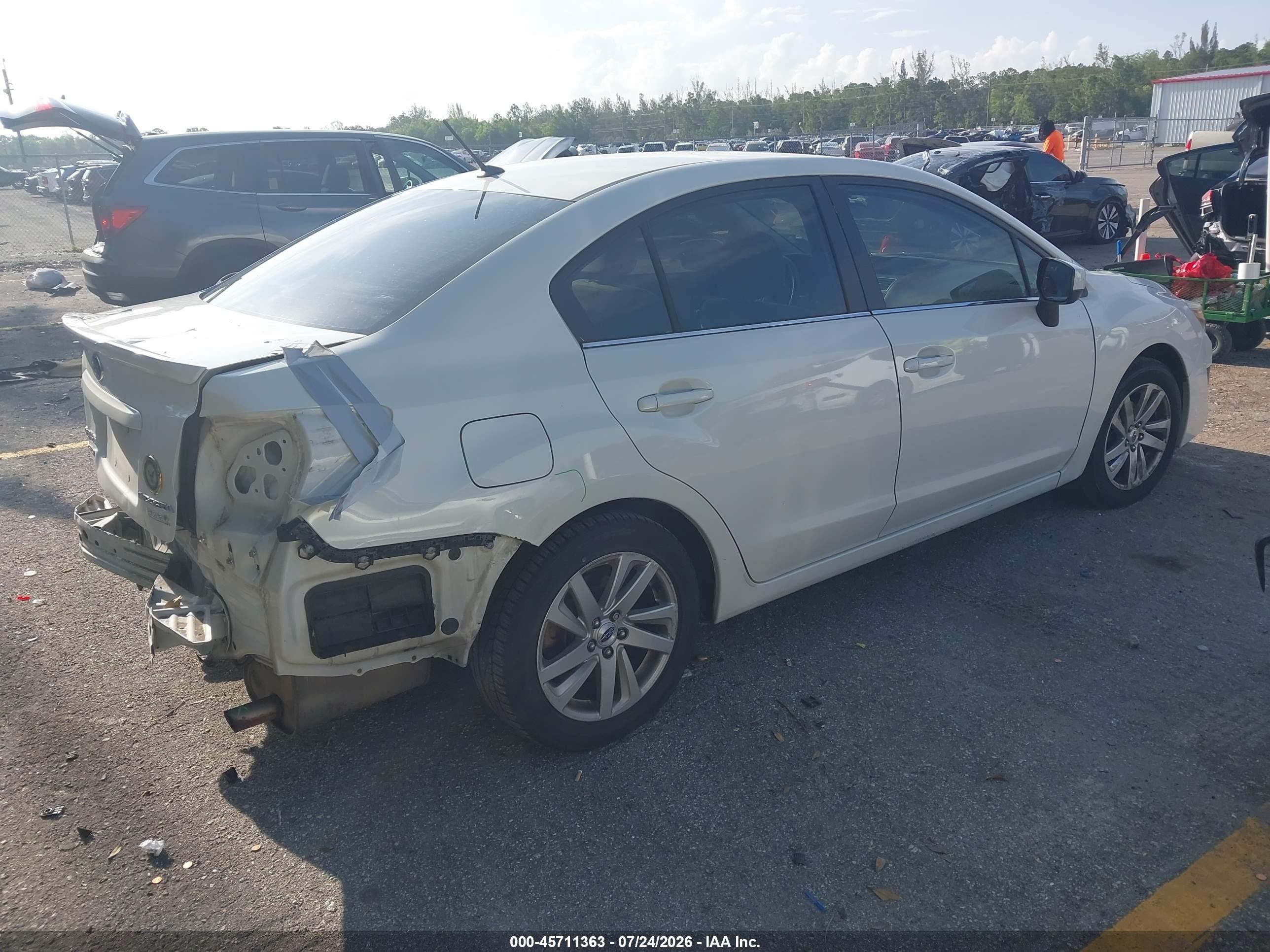 2015 Subaru Impreza 2.0i Premium White vin: JF1GJAC68FH021566