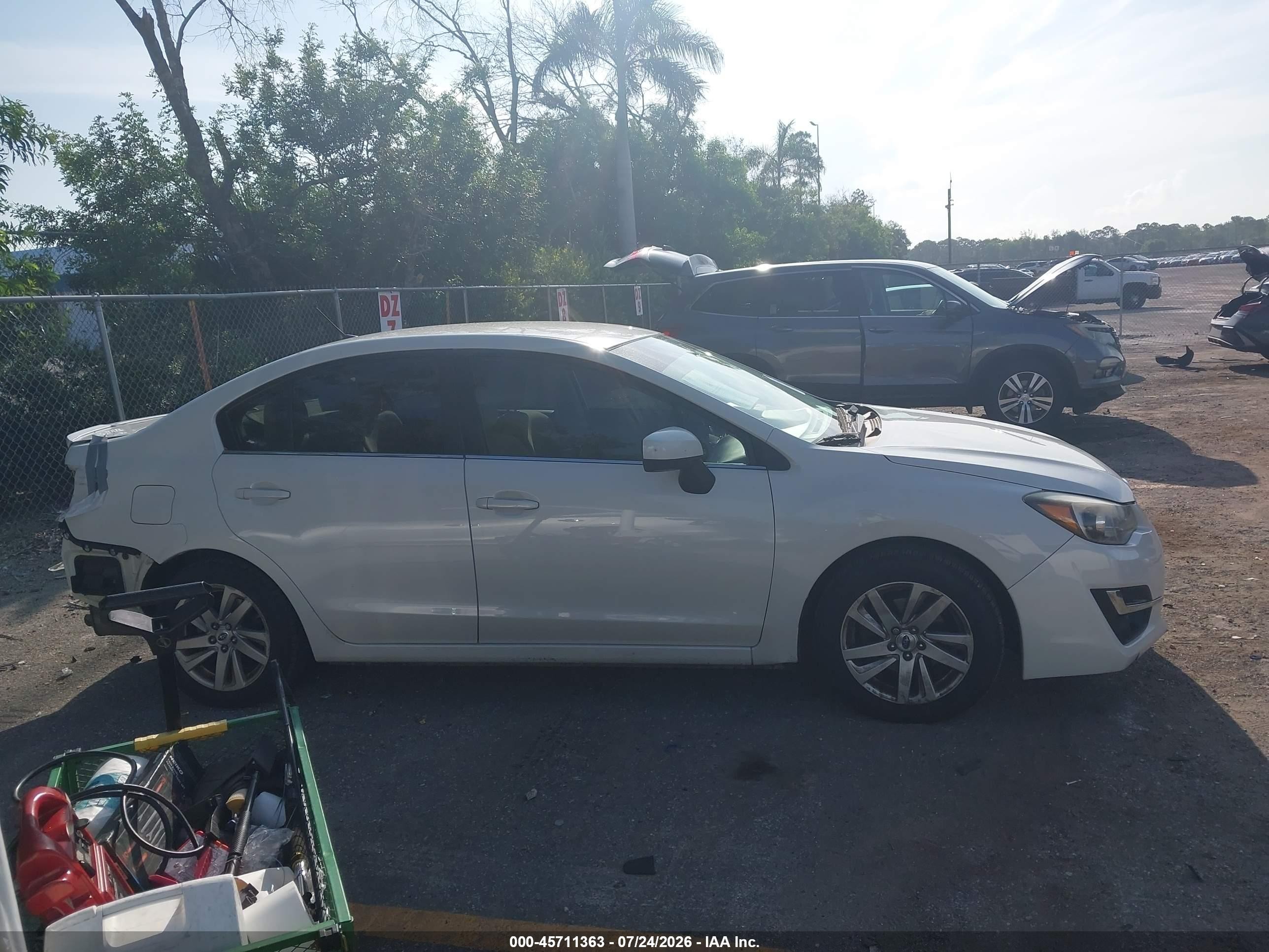 2015 Subaru Impreza 2.0i Premium White vin: JF1GJAC68FH021566