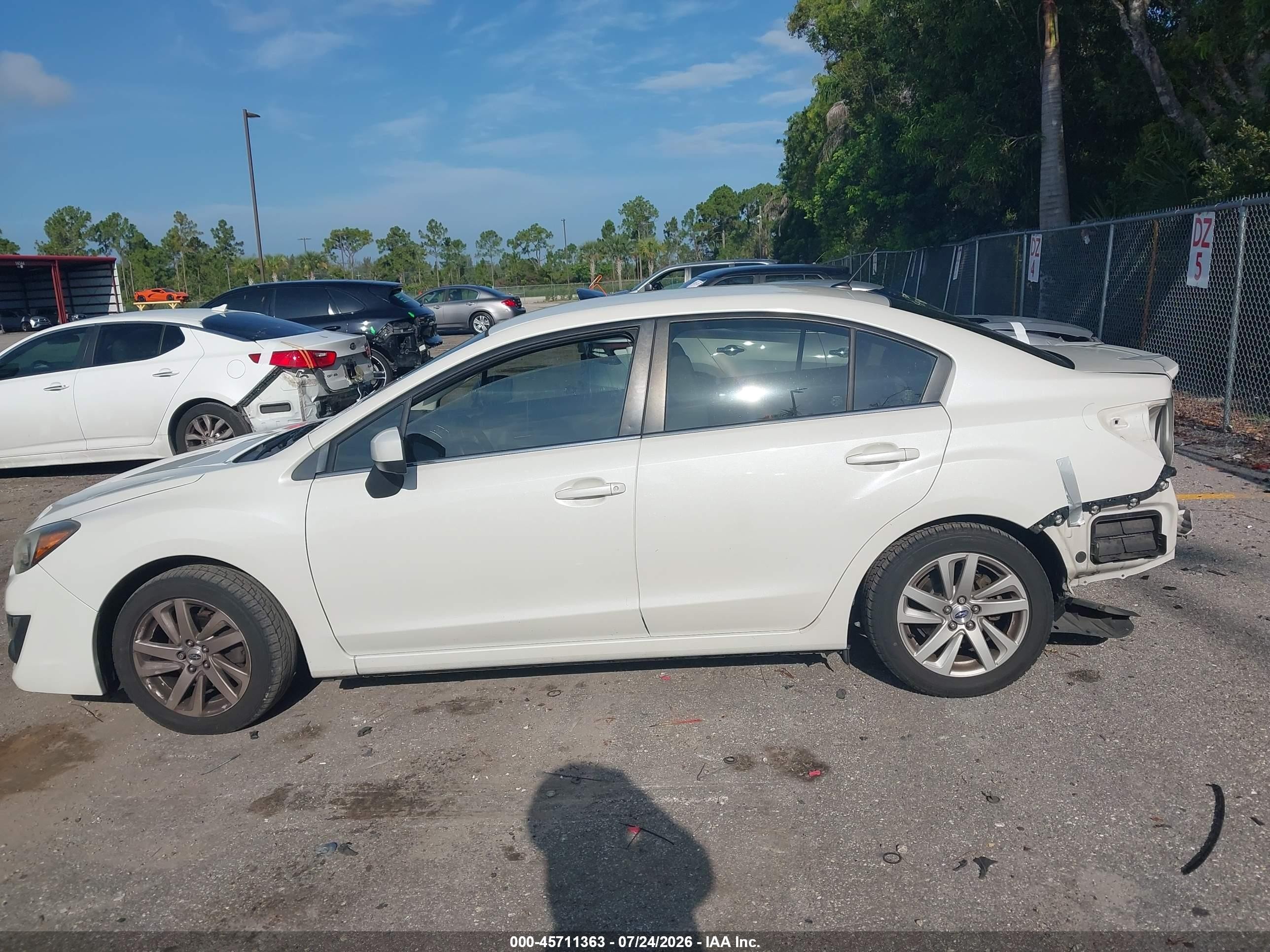 2015 Subaru Impreza 2.0i Premium White vin: JF1GJAC68FH021566