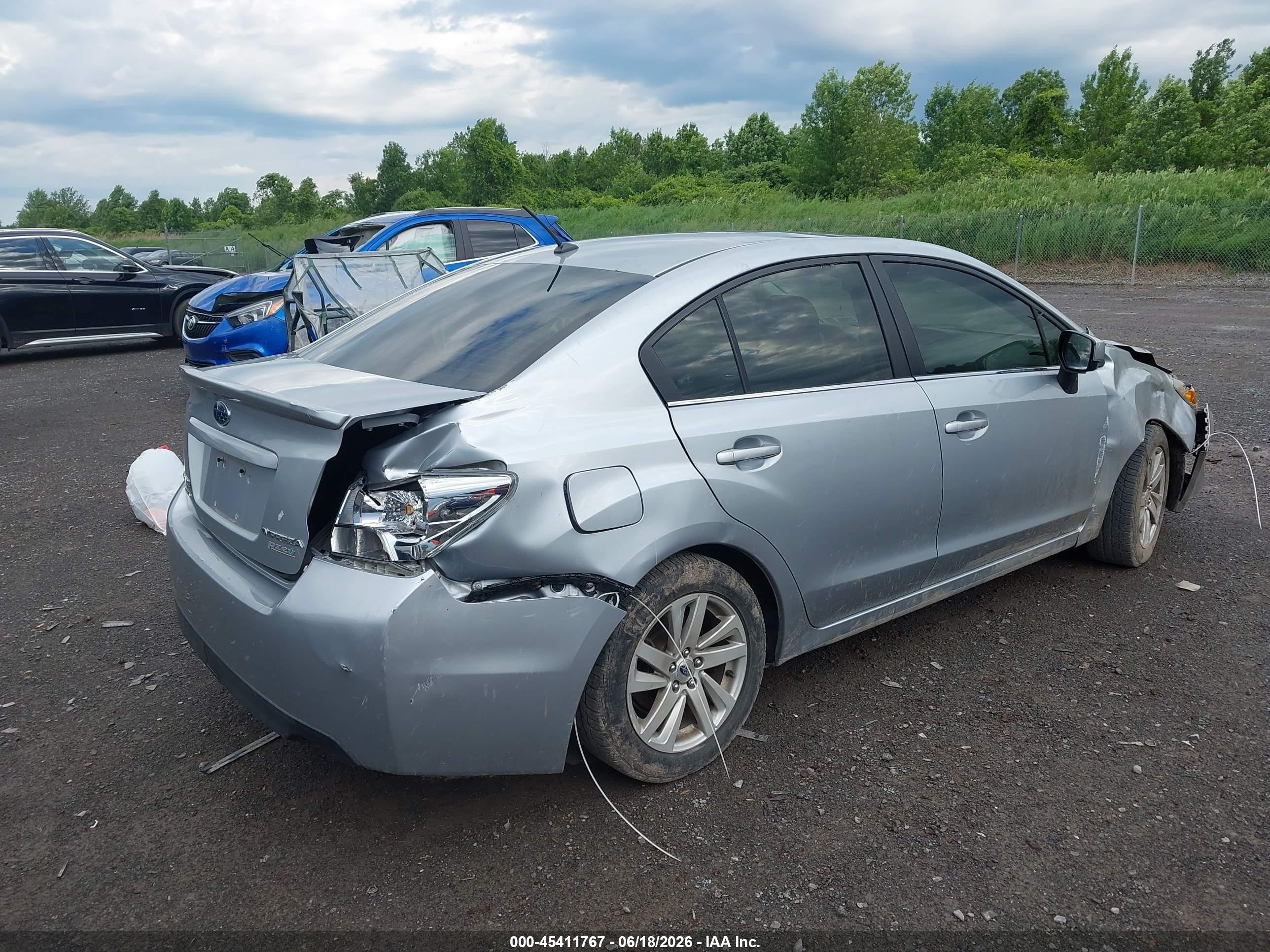 2015 Subaru Impreza 2.0i Premium Silver vin: JF1GJAC69FH007921
