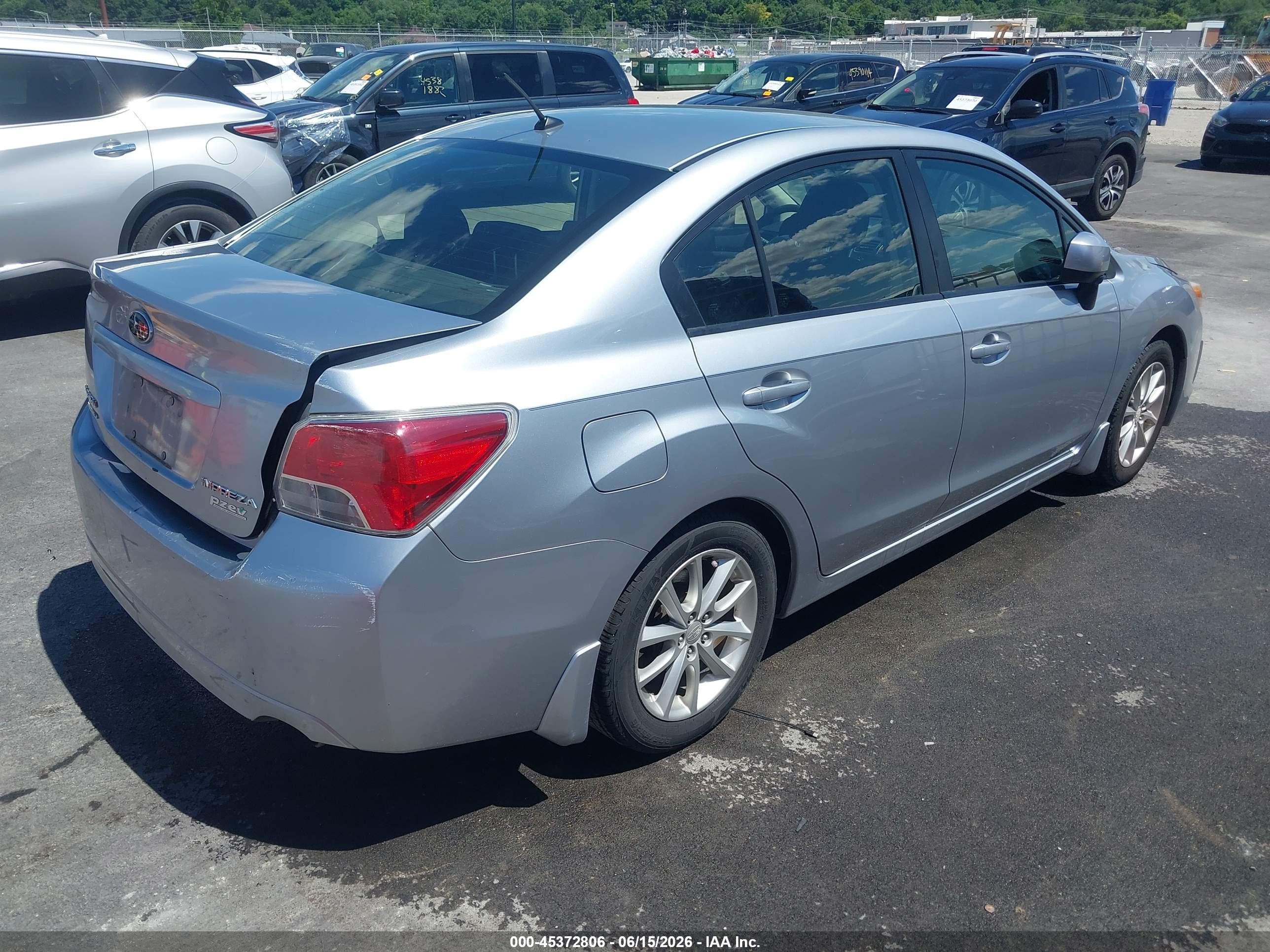 2013 Subaru Impreza 2.0i Premium Silver vin: JF1GJAC6XDH012915
