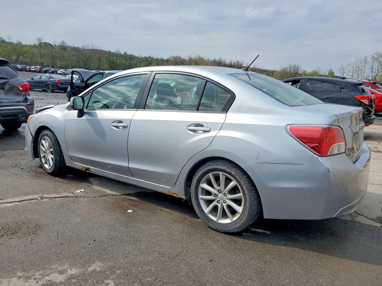 2013 Subaru Impreza Premium Silver vin: JF1GJAC6XDH019699